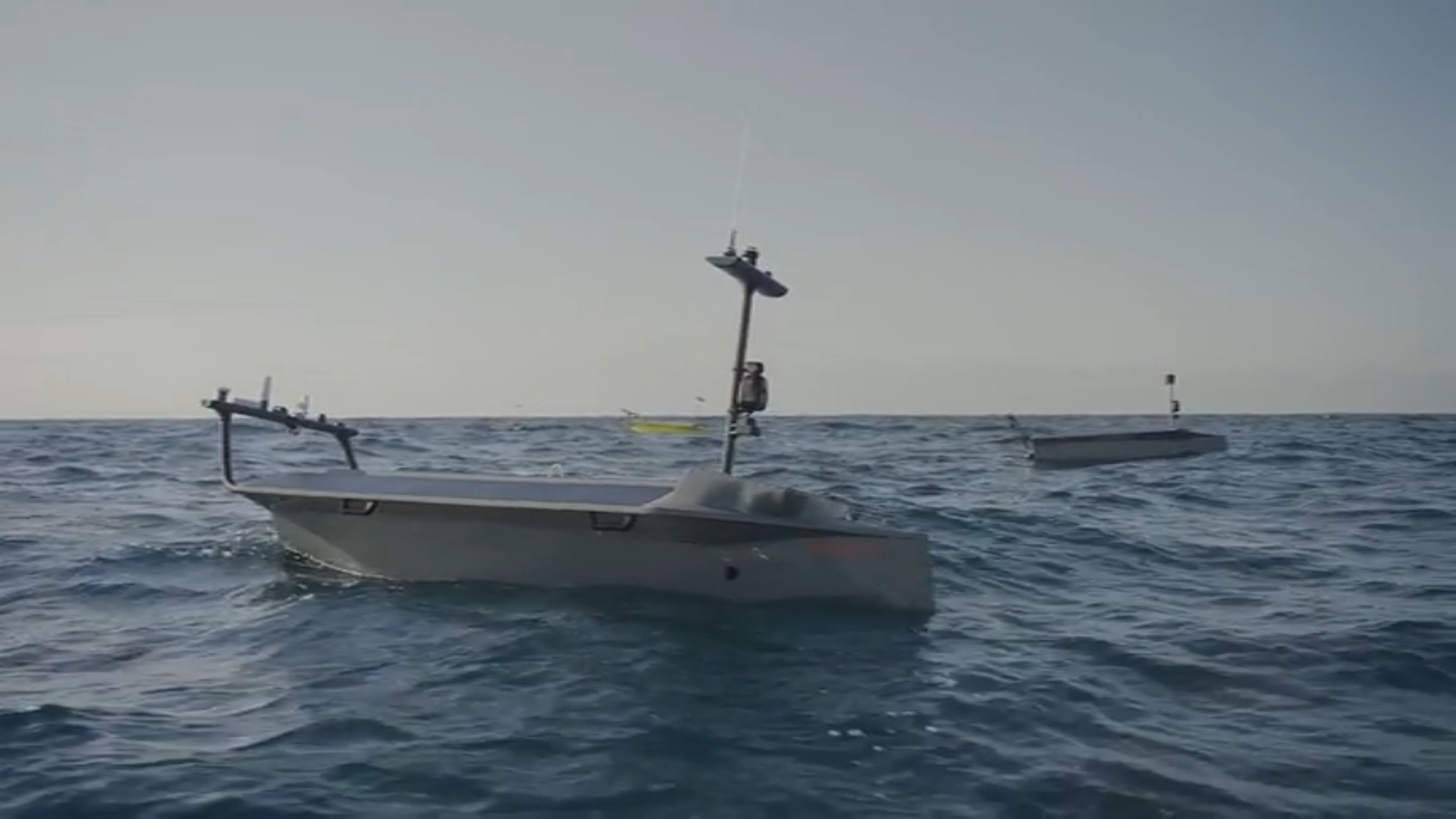完成歷史任務!美商「光魚」無人艇首次自主穿越台海 直擊共艦