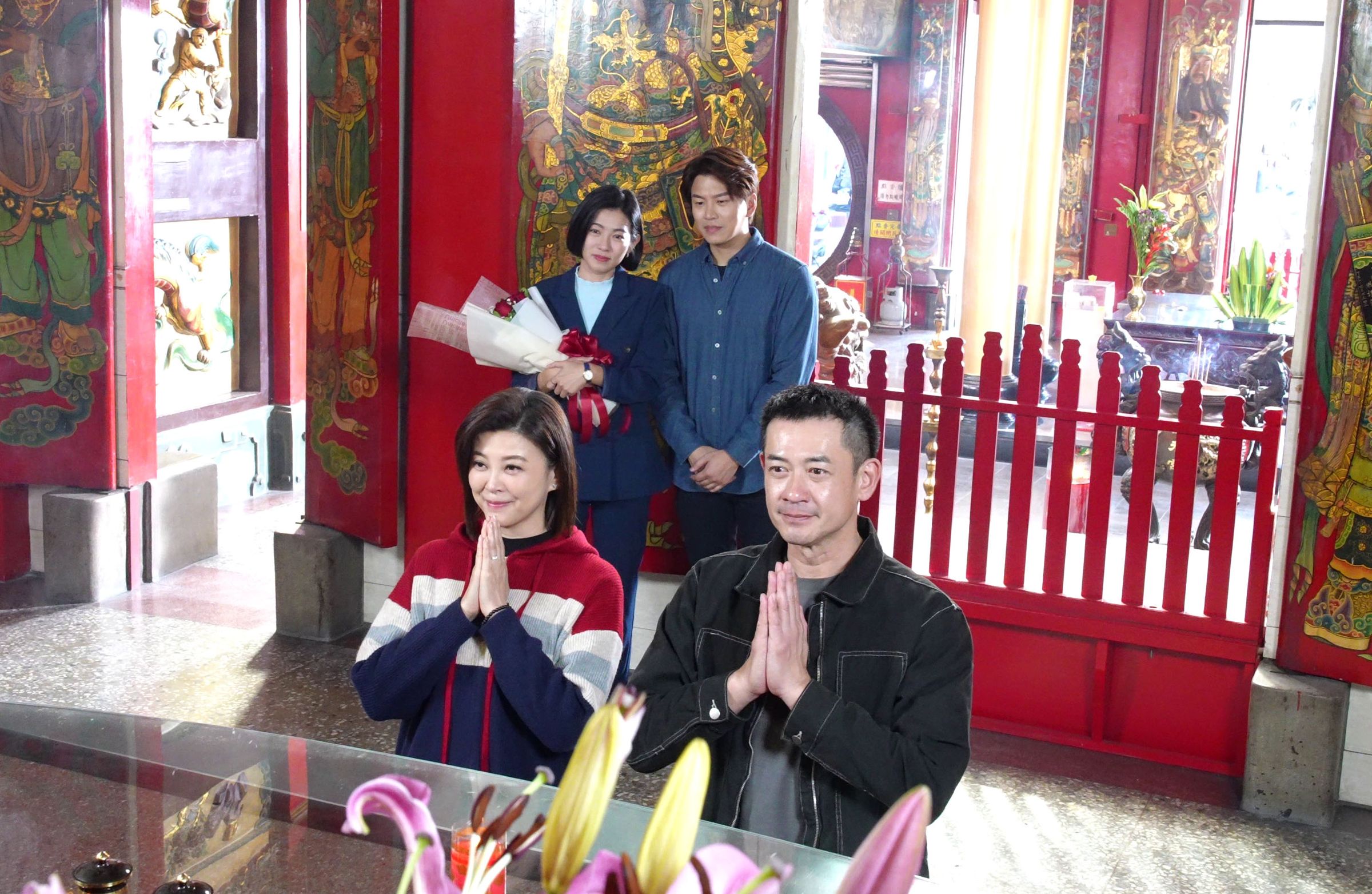 宮廟在劇中對兩人都別具意義,因此安排兩人在此求婚。(台視提供)