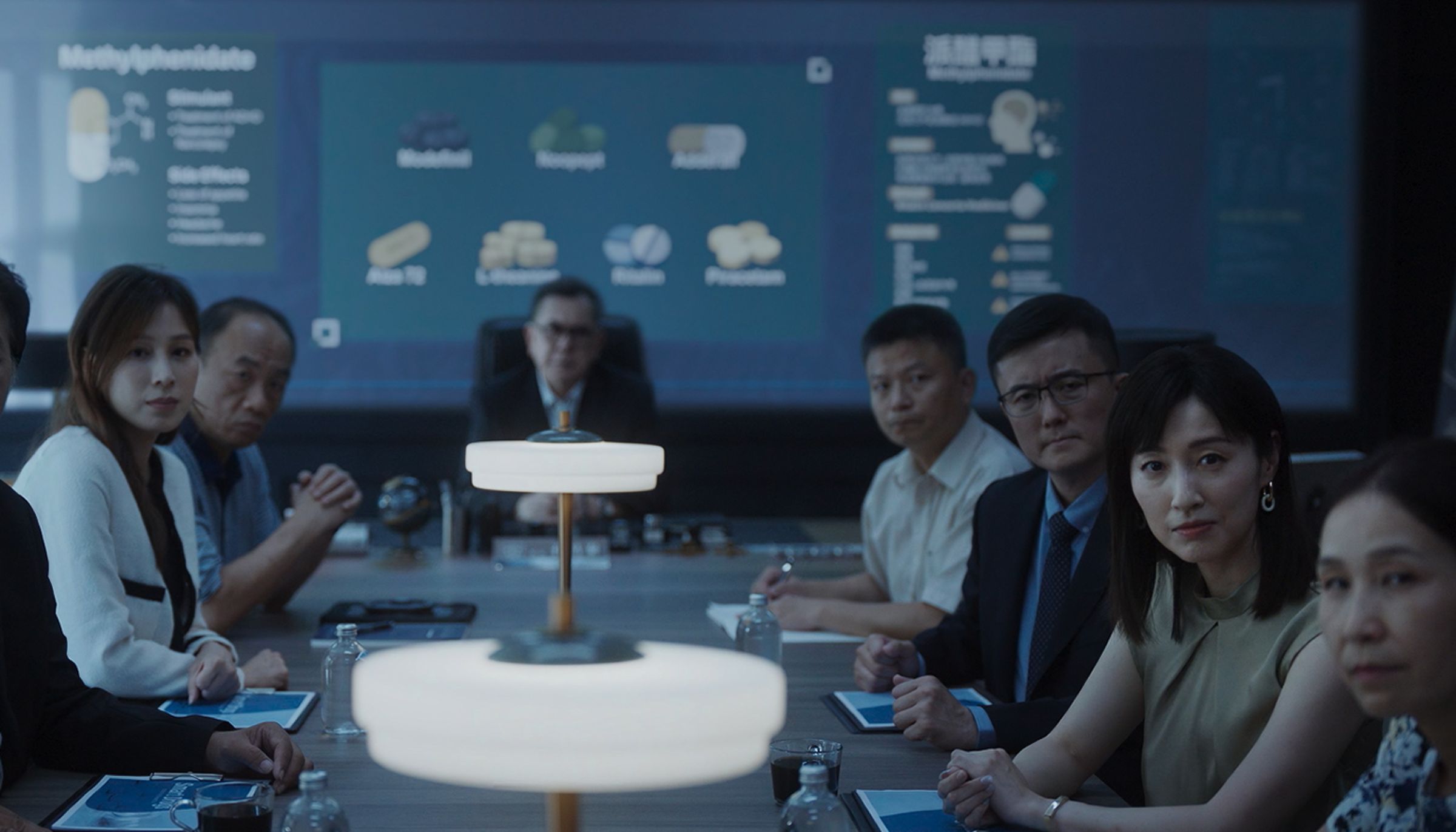田中千繪在《自殺通告》客串飾演家長會長，也是她與黃秋生繼《頭文字D》多年後再同框。（本萃電影 提供）