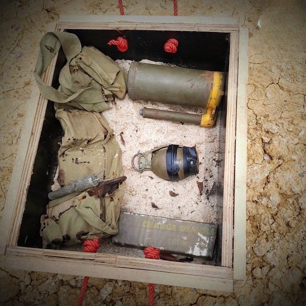 現場發現一批具極高殺傷力的軍用爆裂物。（翻攝畫面）