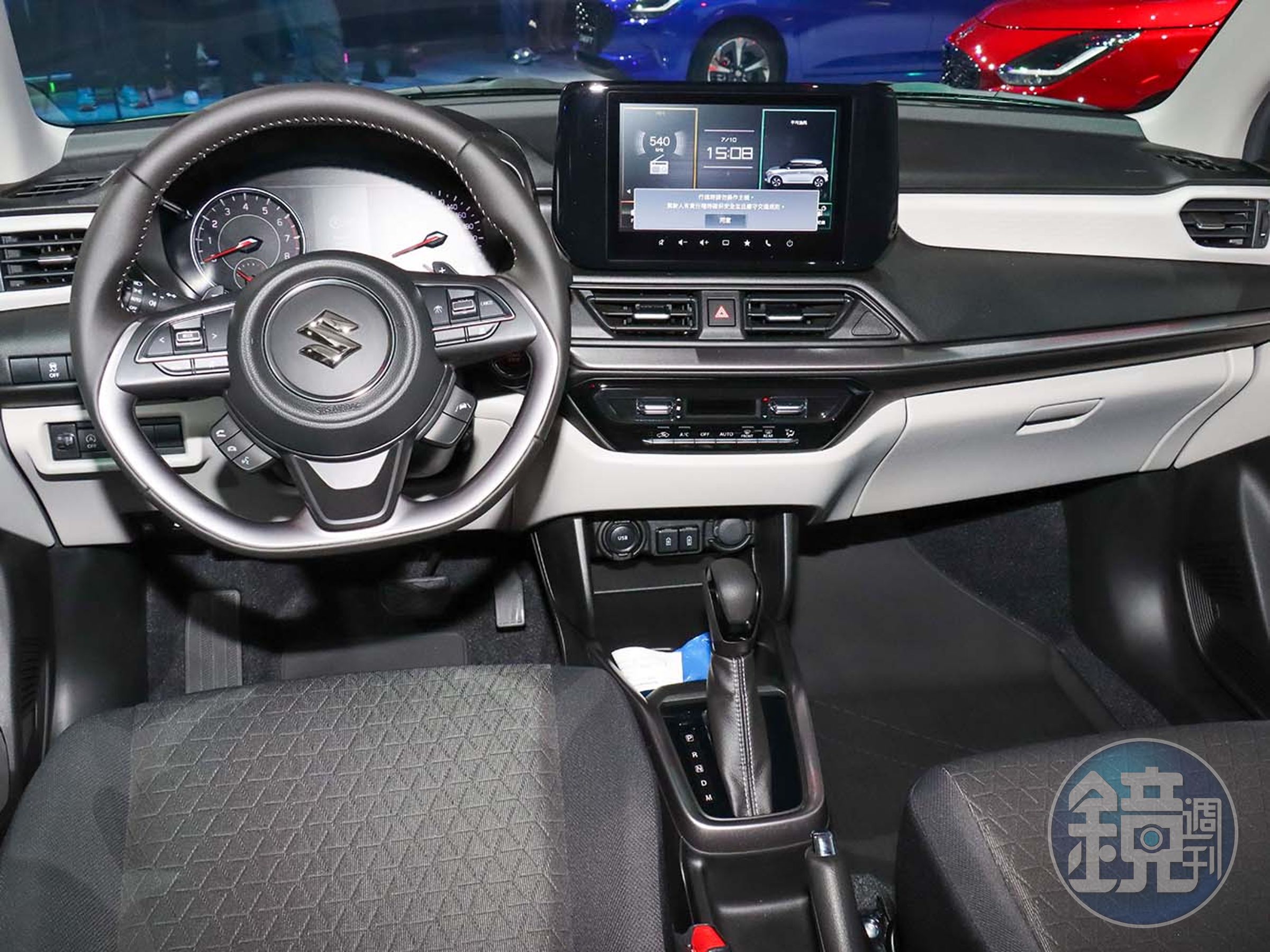 車內採用以駕駛者為導向的設計。