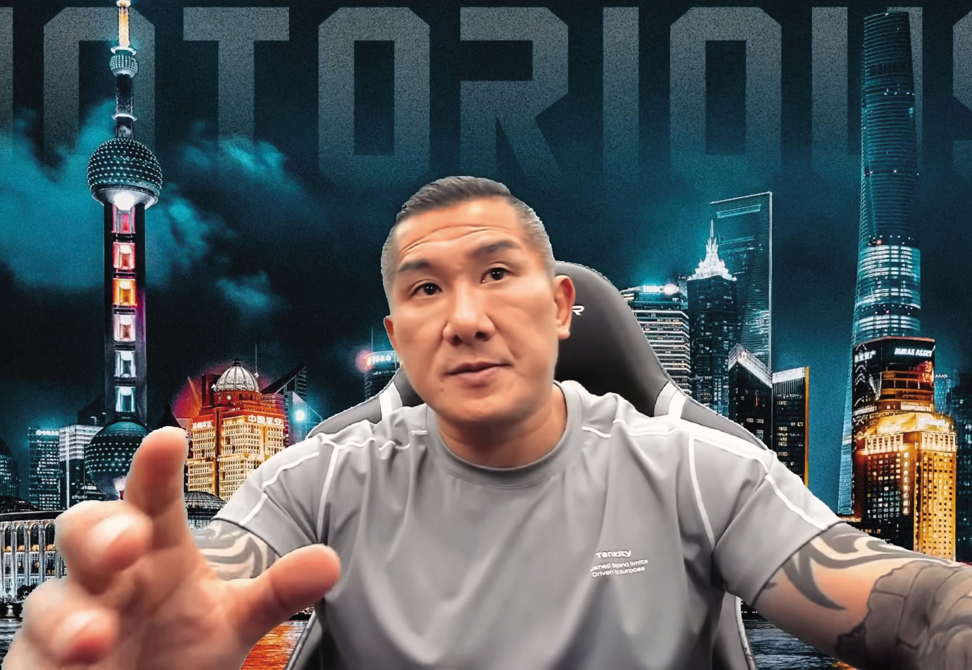 網紅「館長」陳之漢遭3名元老級員工毀滅式爆料，健身帝國陷崩解危機。（翻攝館長直播YT）