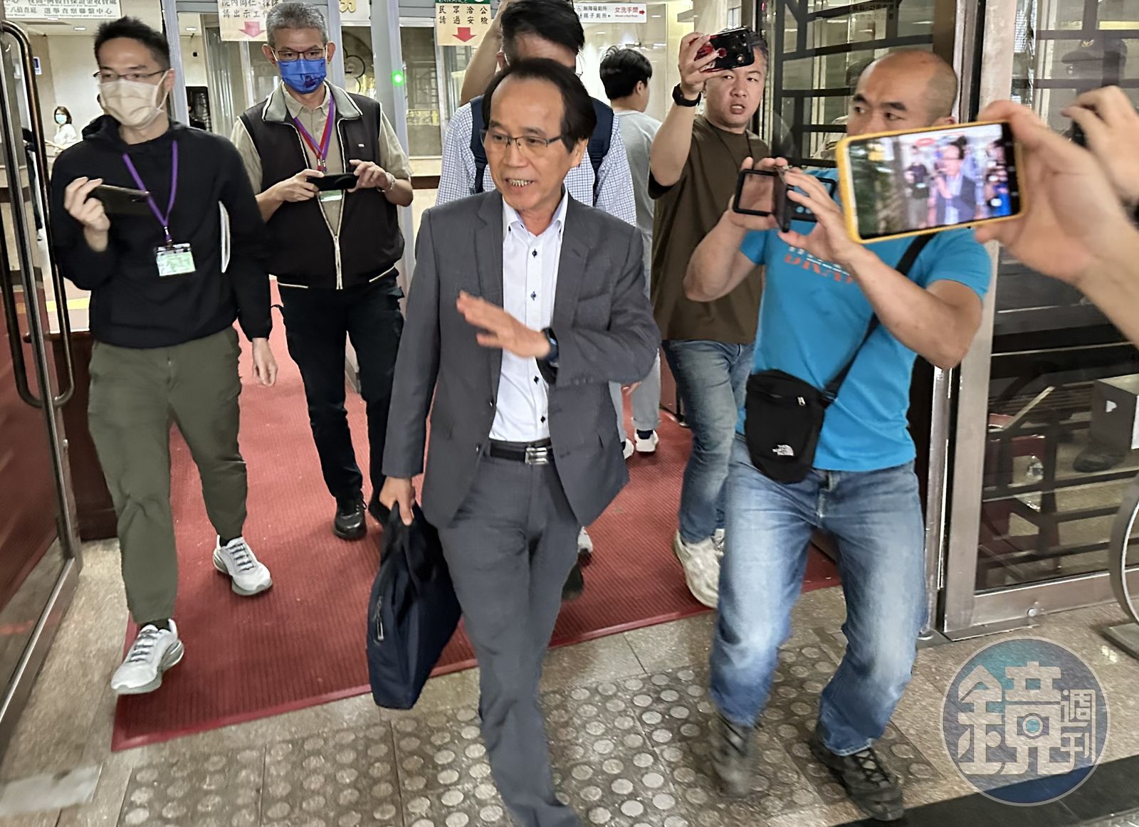 台北市前副市長林欽榮在京華城案至台北地院作證。