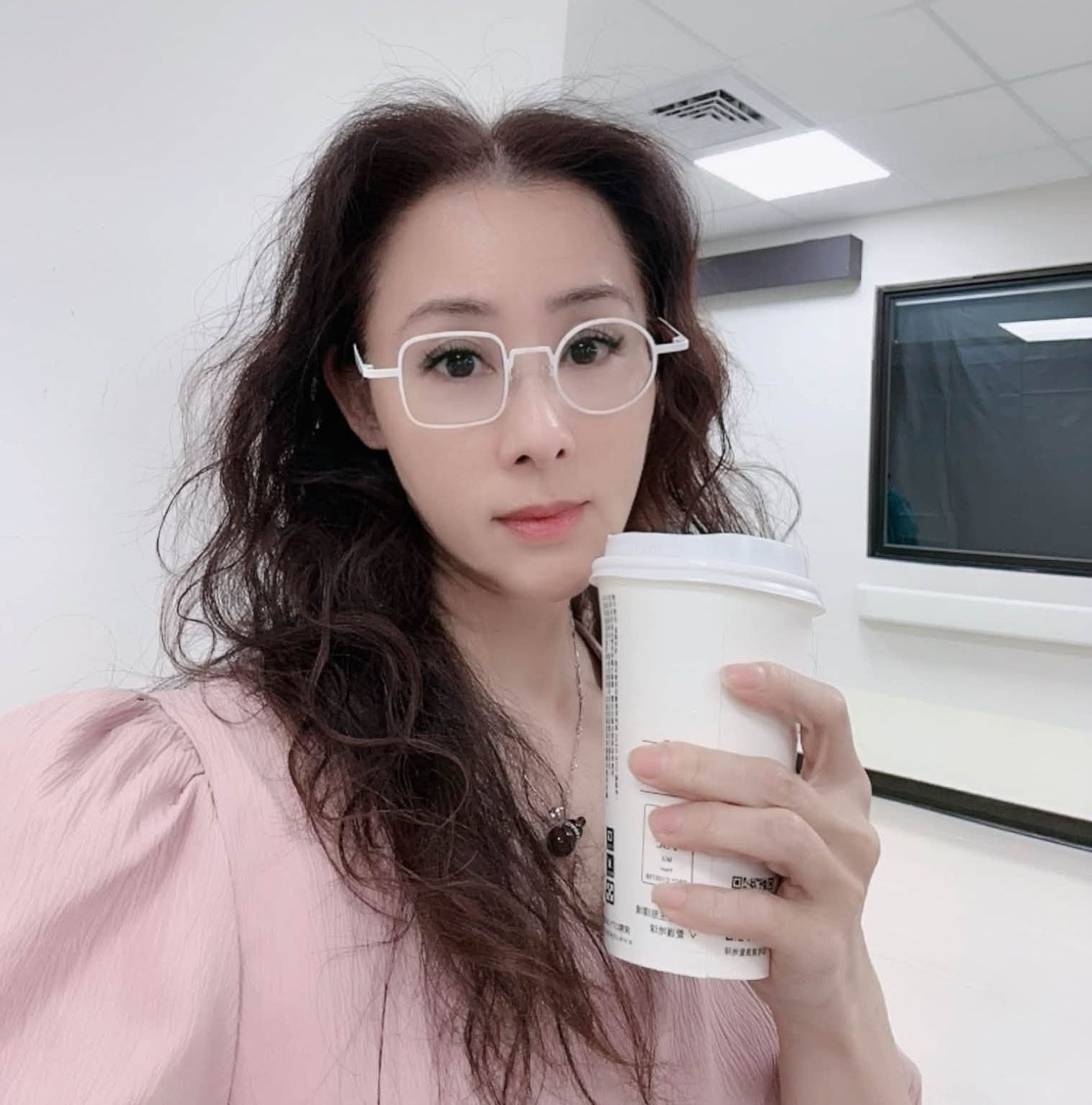 藝人兵家綺昨發現自己確診新冠。臉書