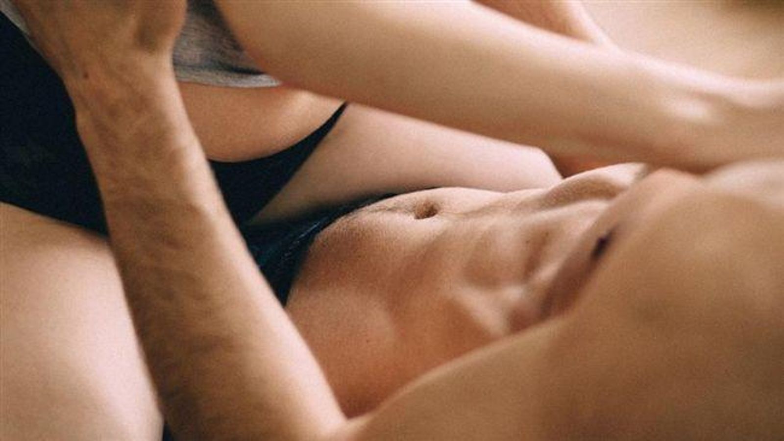 深怕外遇尪「搞出人命」 人妻不離婚逼結紮!醫師:手術室外全程盯哨