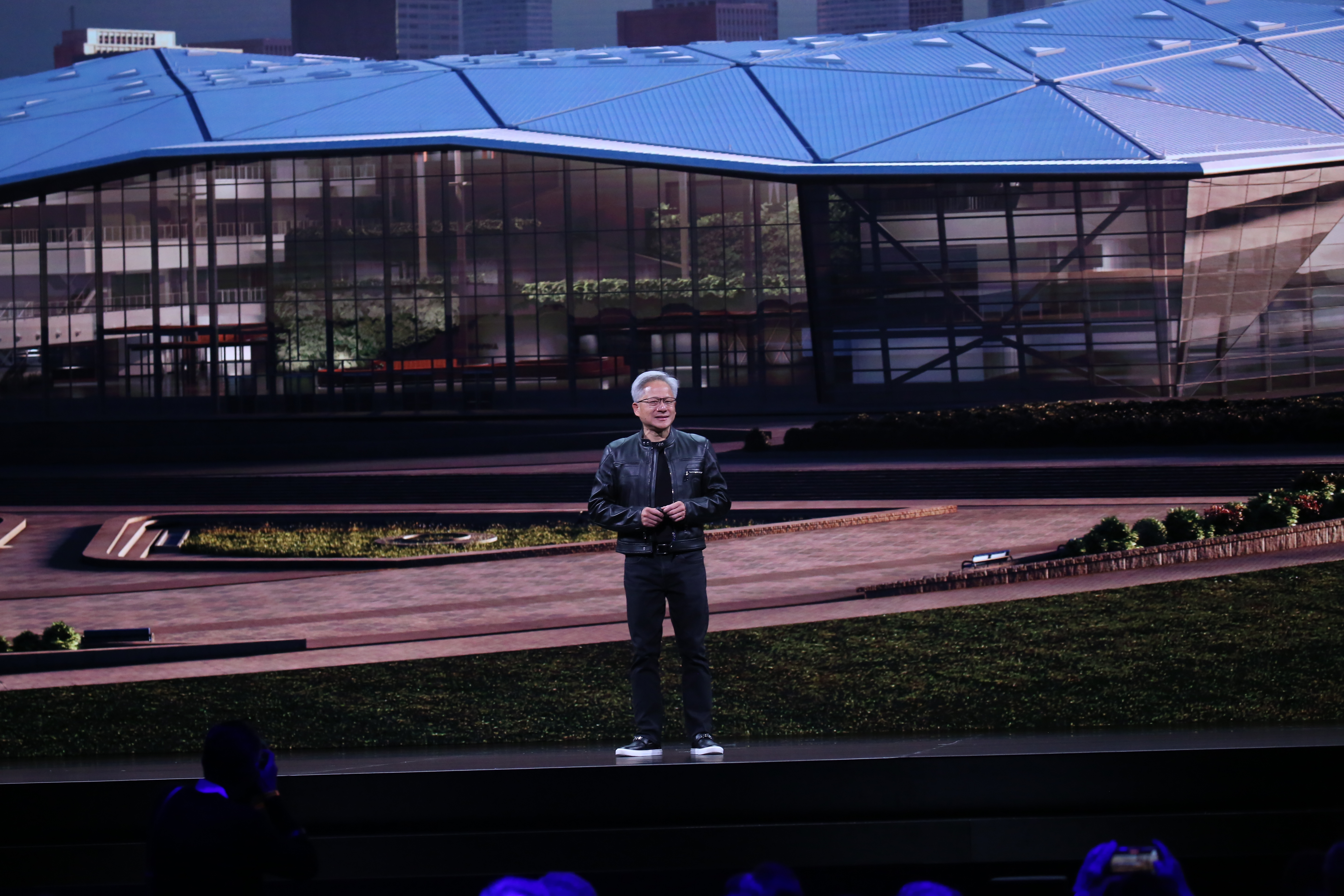 黃仁勳宣布輝達台灣總部落腳台北市士林區。（鏡報新聞網提供）