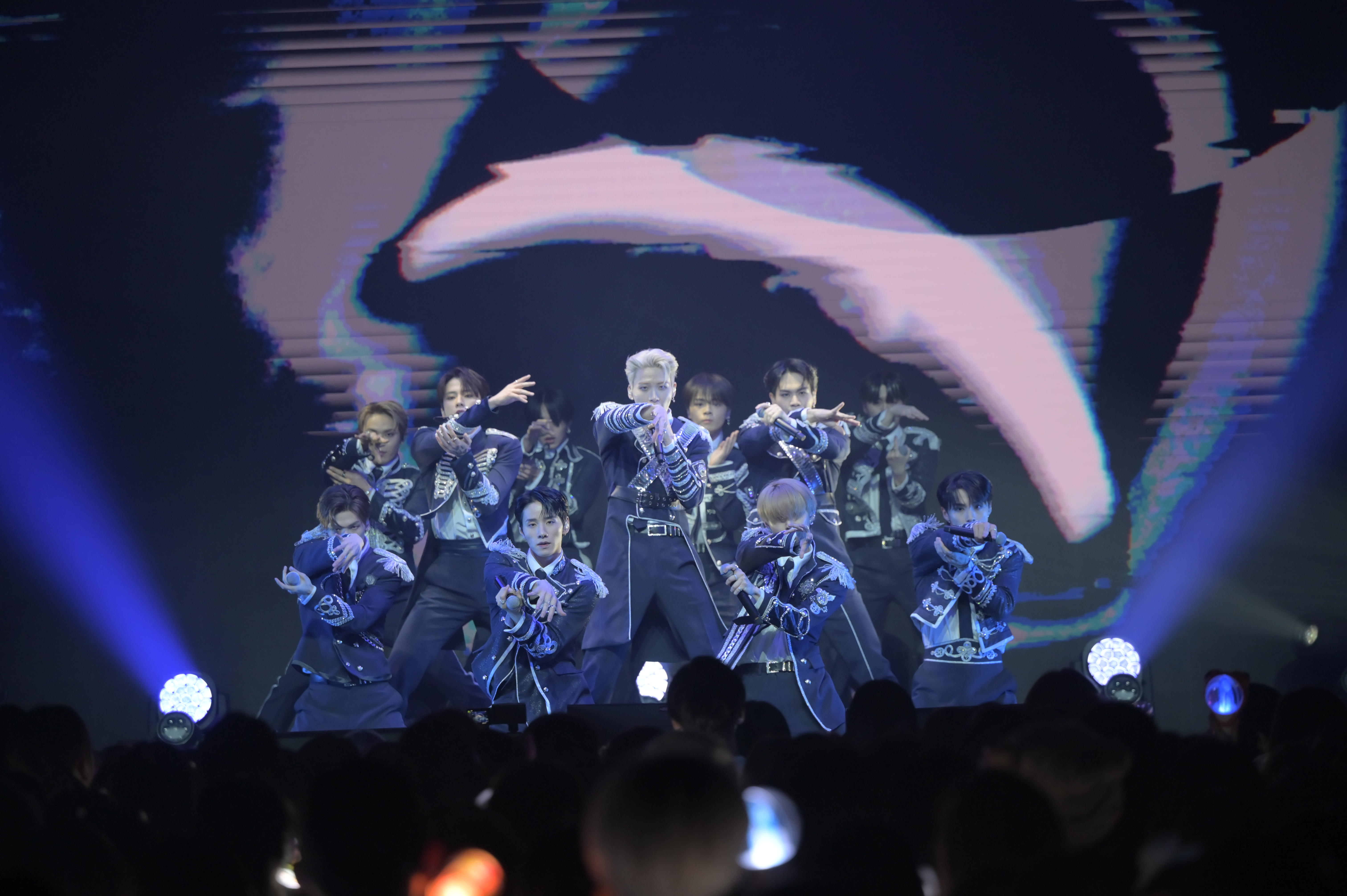 日本男團JO1週六舉辦亞巡台北場,2,000名粉絲賣力應援。(大鴻藝術提供)