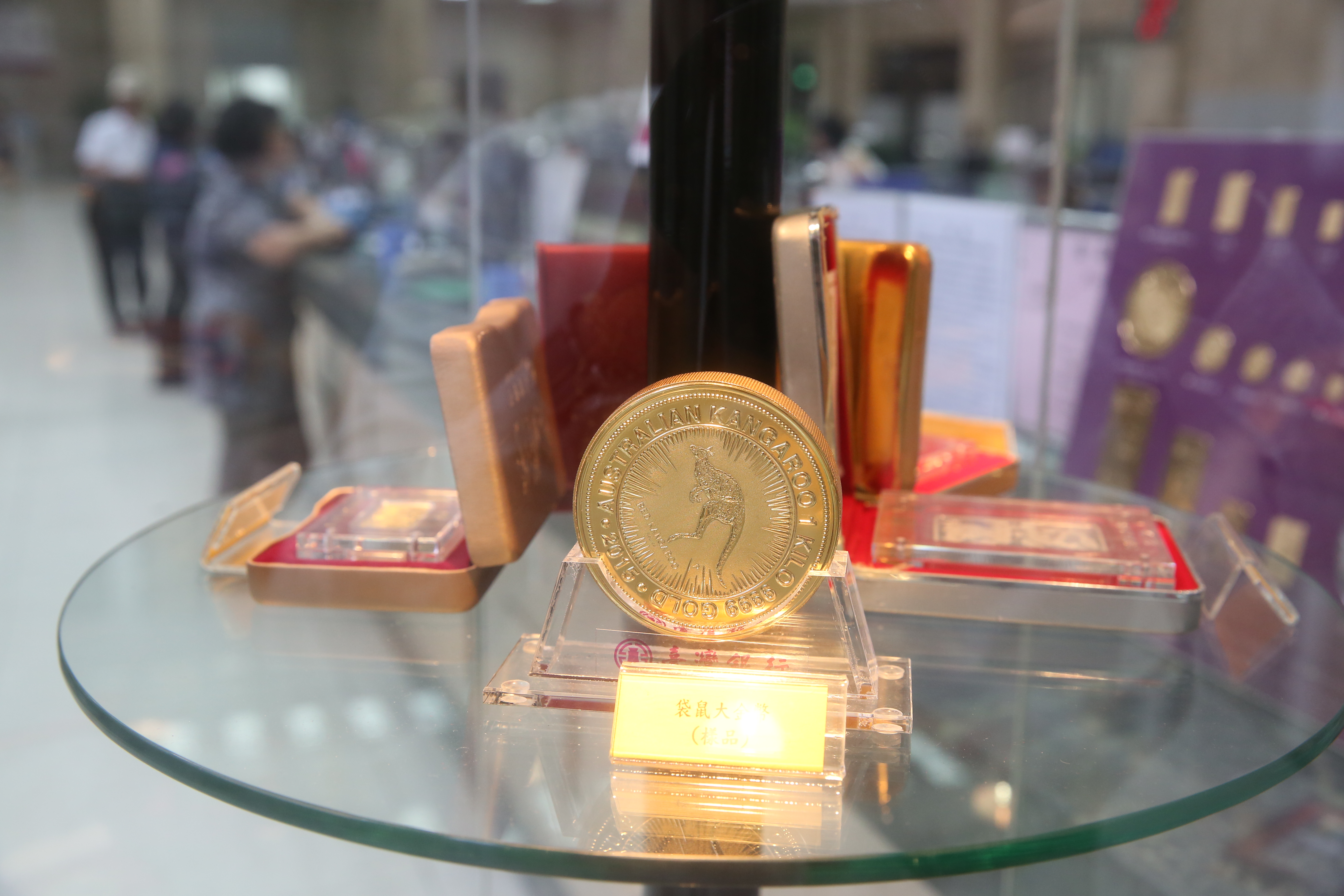 專家表示，支撐金價因素仍在，黃金下跌都可逢低買進