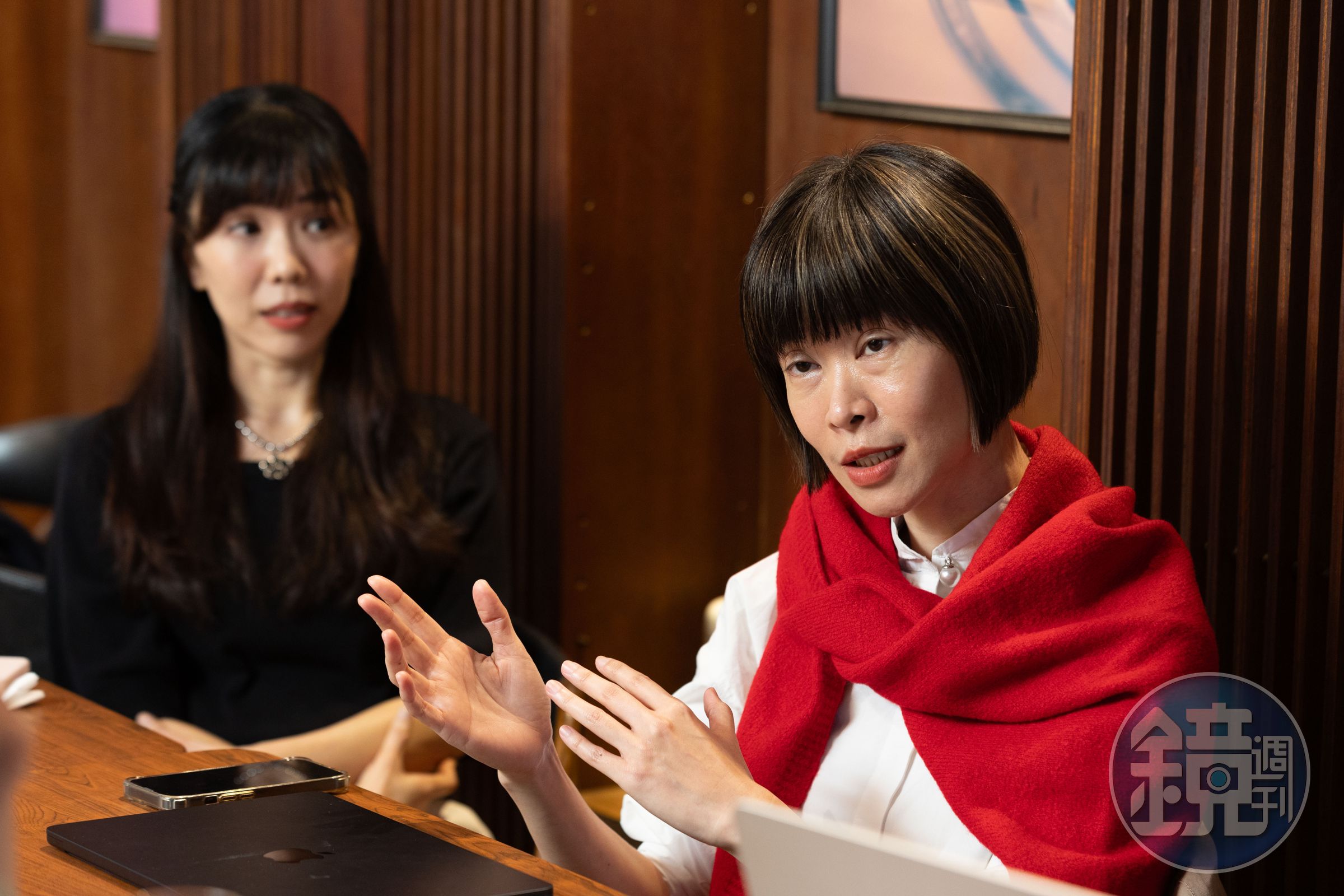 唱歌集音樂劇場團長詹喆君(左)、製作人詹喆雅(右)以《爬上頂樓看月亮》在讀劇匯取得佳績。
