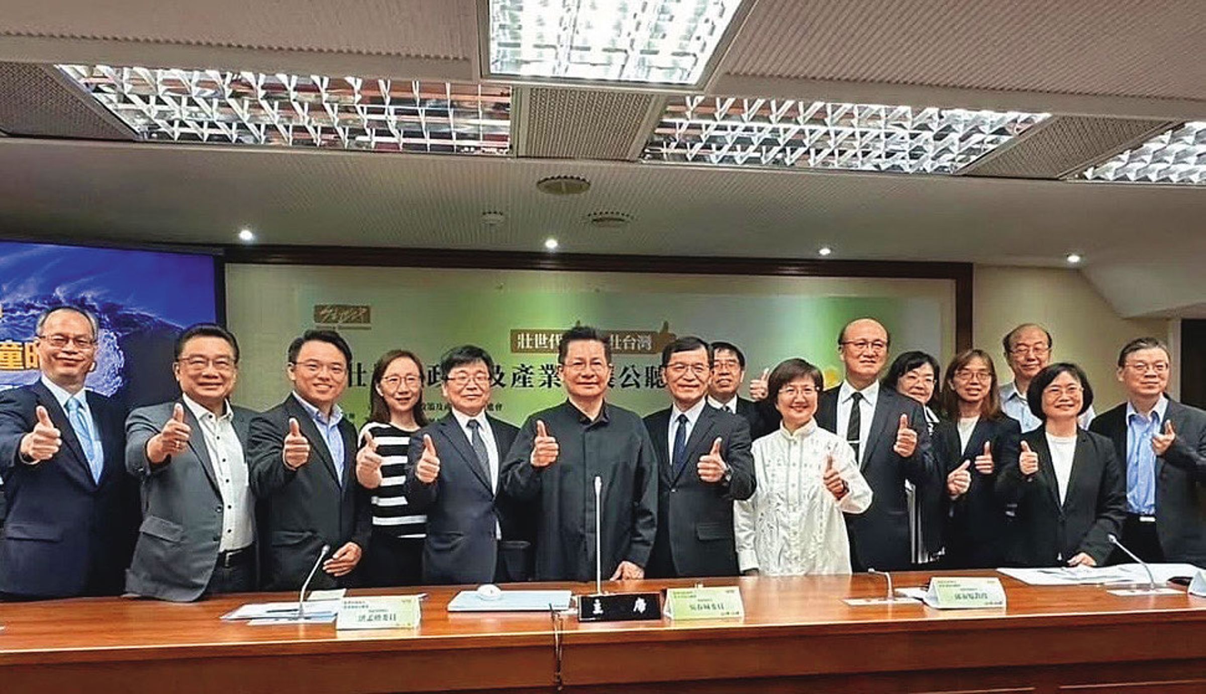 壯促法不僅觸及高齡化與少子化的雙重危機,更難得在於它的推動過程,展現出跨黨派合作、行政立法協力與全民共識的難得典範。(壯世代教科文總會提供)