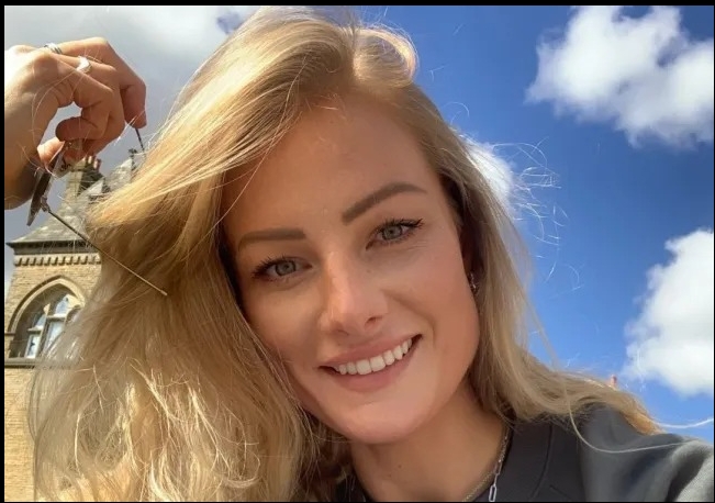 英國一名跳傘好手在與男友分手隔天，選擇跳傘時不開啟傘包，從高空墜地死亡。（翻攝Jade Damarell臉書）