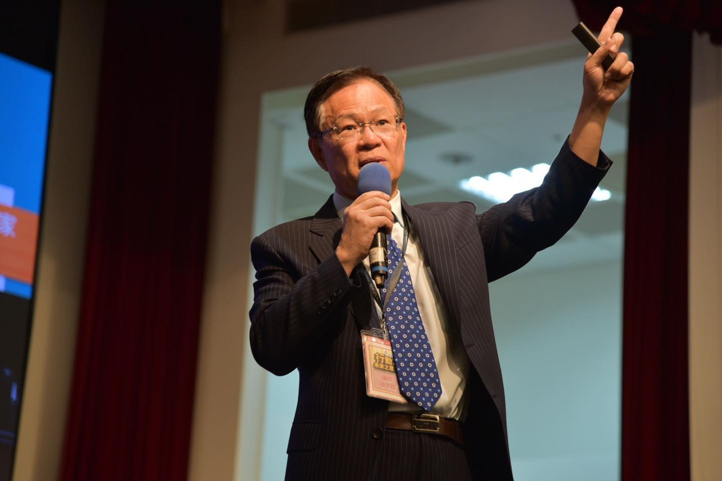 民眾黨立委張啓楷14日至嘉義演講,聲援柯文哲。(翻攝張啓楷臉書)