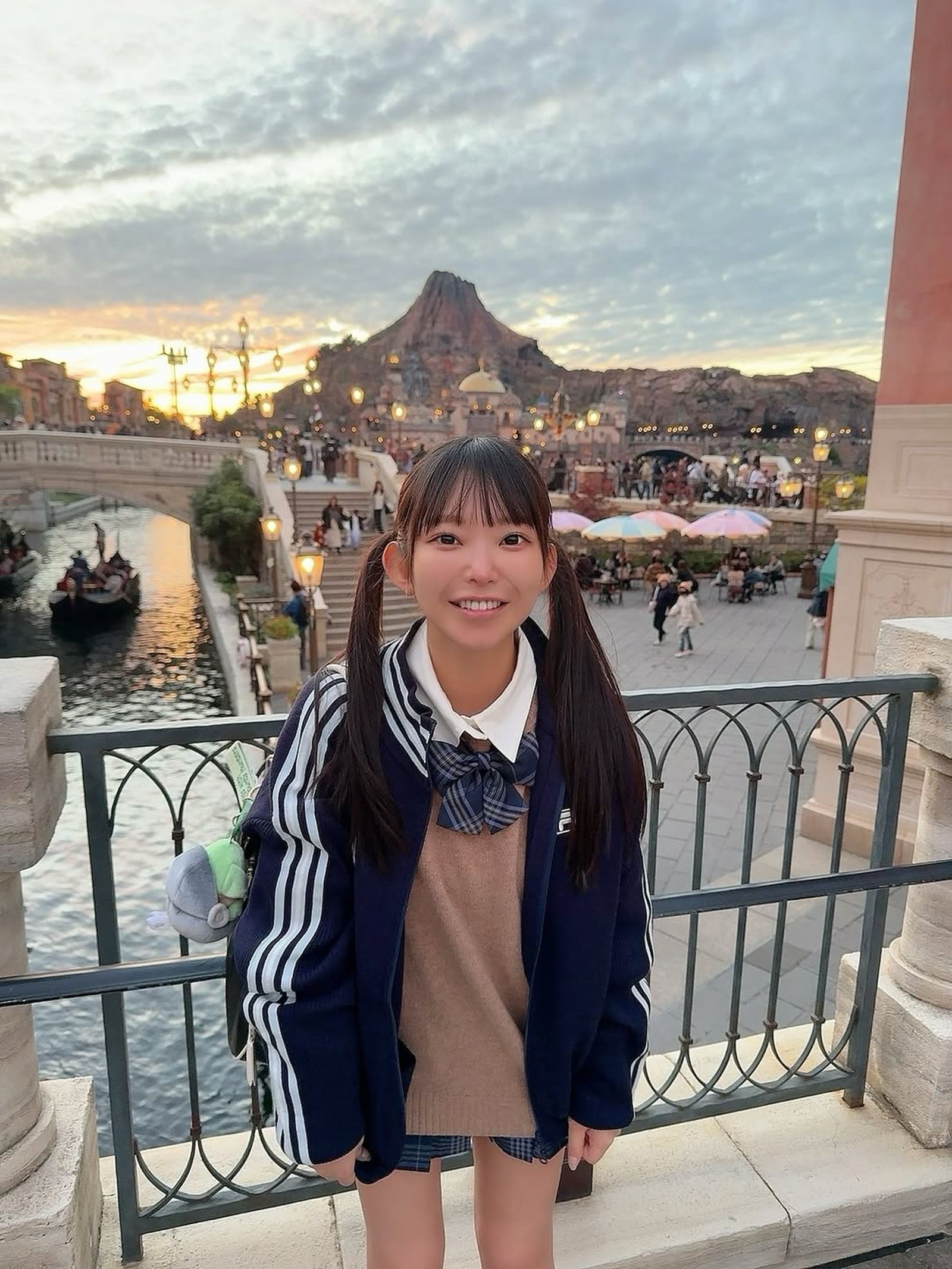 童顏的長澤茉里奈被鄉民封為「合法蘿莉」。（翻攝自Instagram @marinanagasawa1008）