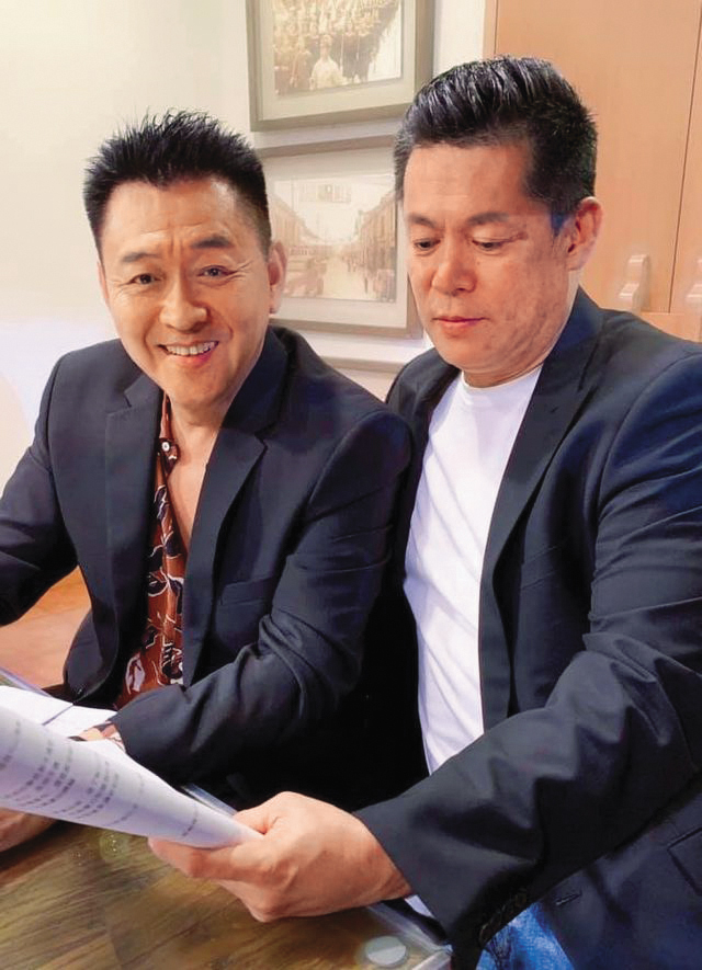 2020年汪建民(右)曾和庹宗華(左)合作戲劇演出,但近年已鮮少作品。(翻攝自汪建民臉書)