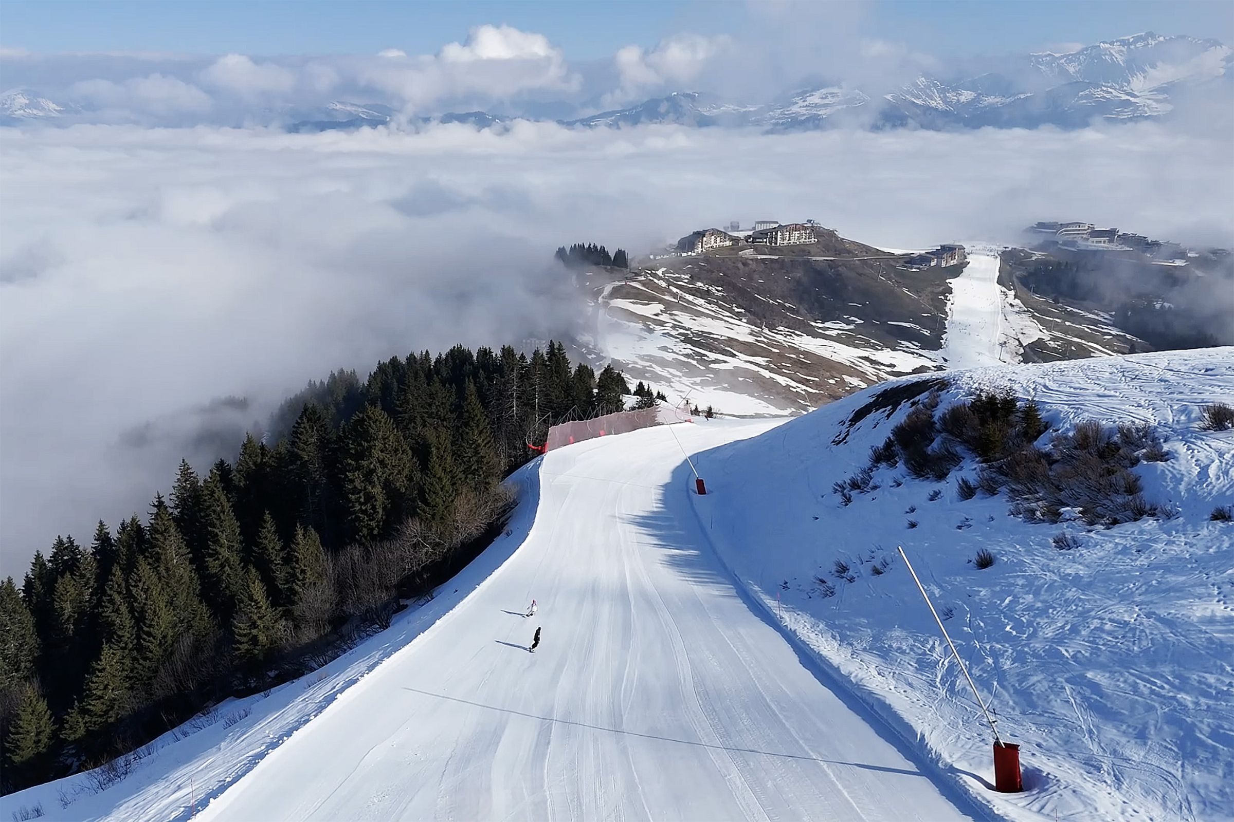 Grand Massif的雪道普遍更為寬敞，讓滑雪者可以更專注享受滑雪與欣賞沿途風景。（滑雪兄妹Will&Hana提供）