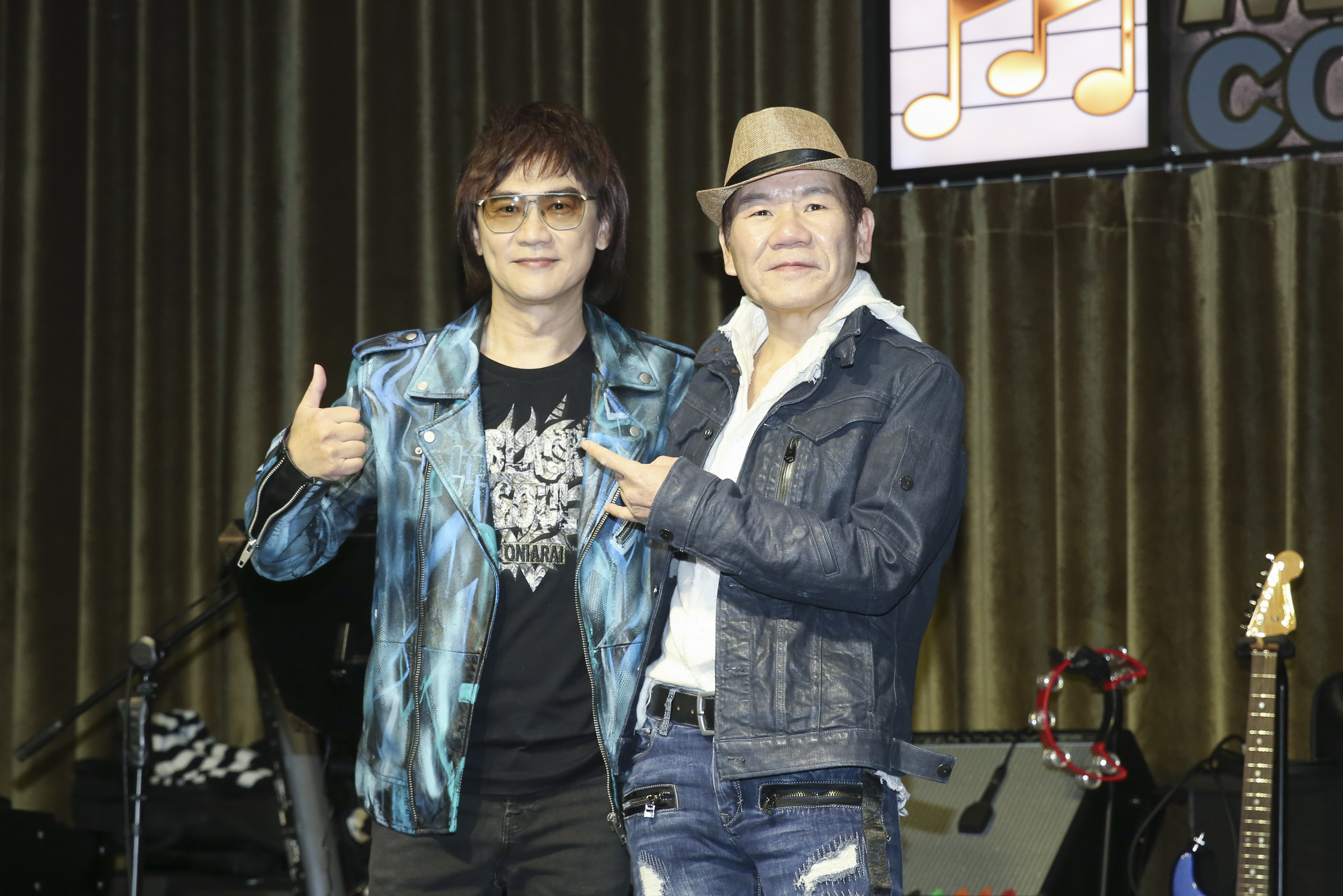 趙傳（右）特別為姚可傑（左）站台。