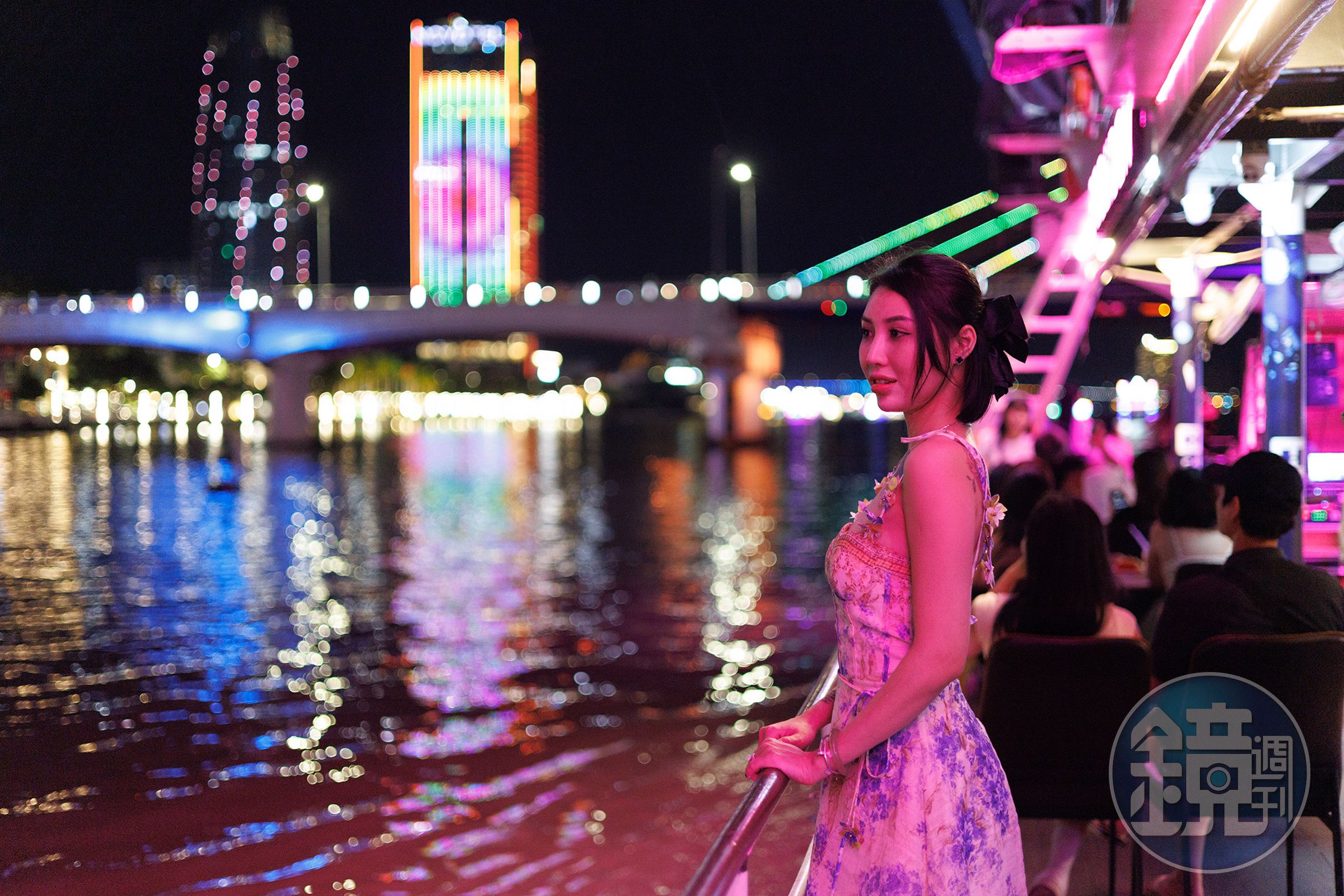 夜晚的韓江燈火燦爛,隨時都能捕捉到五光十色的夜景。