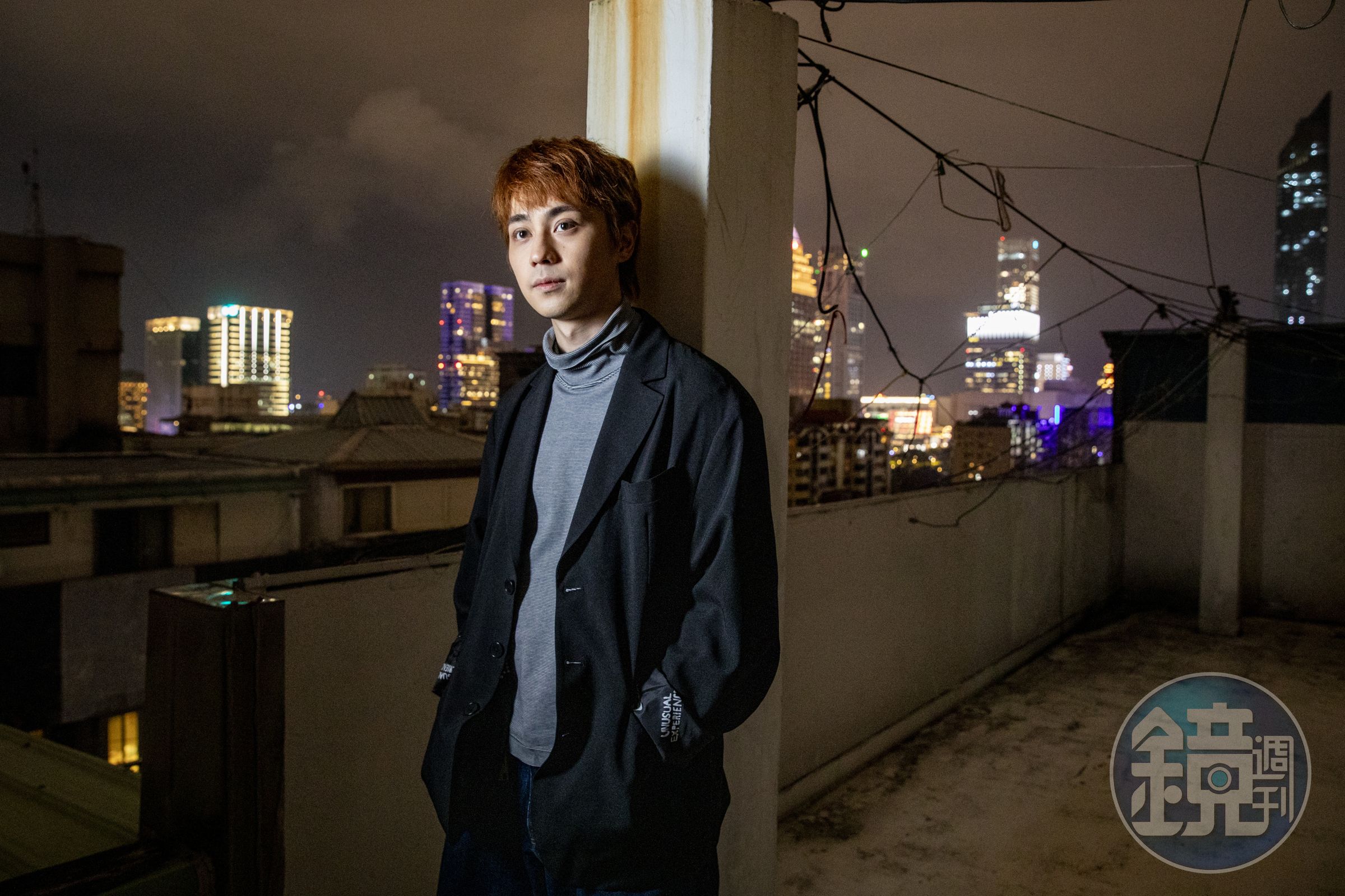 張迪文星途一片光明,但仍有文職的兼差工作。