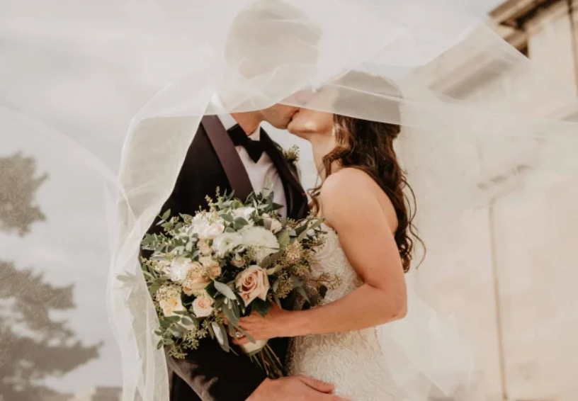 印度北方地區最近發生一起超烏龍婚禮，「新娘被調包成岳母」，引起關注。（示意圖／翻攝Pexels）