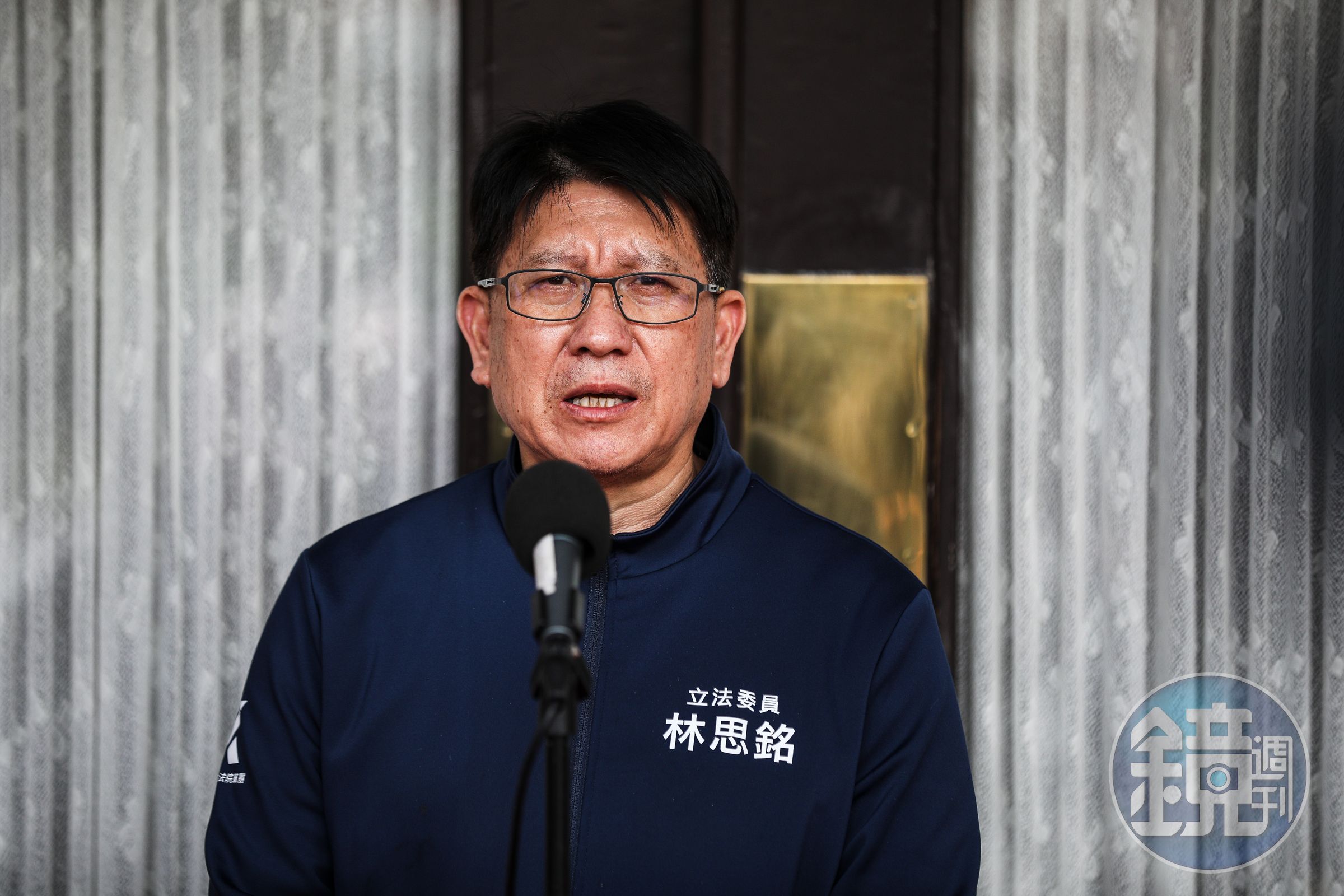 王婉諭揭露，林思銘在第10屆立委期間設立的竹東服務處，有涉嫌侵占國有土地的疑慮。