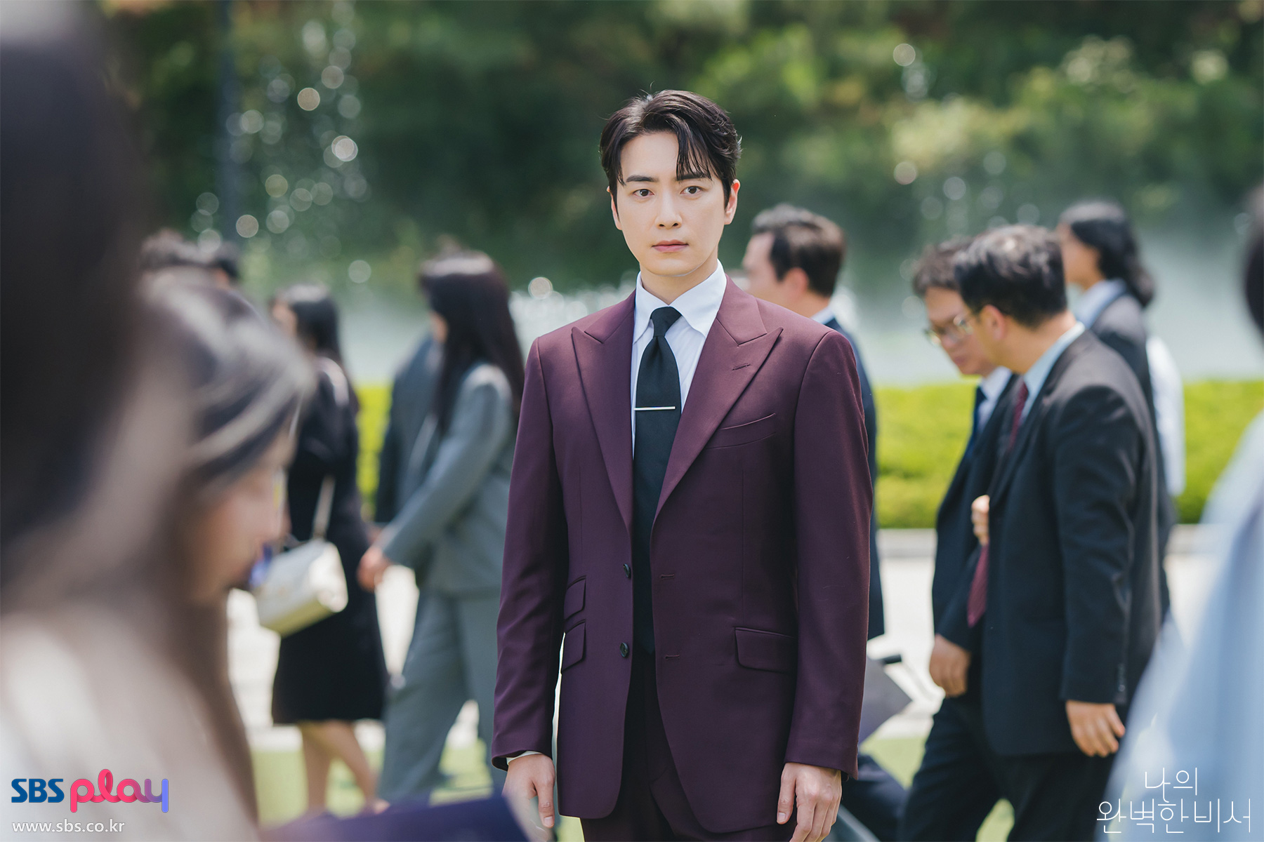 李浚赫以《我的完美秘書》人氣大漲。（翻攝SBS官網）