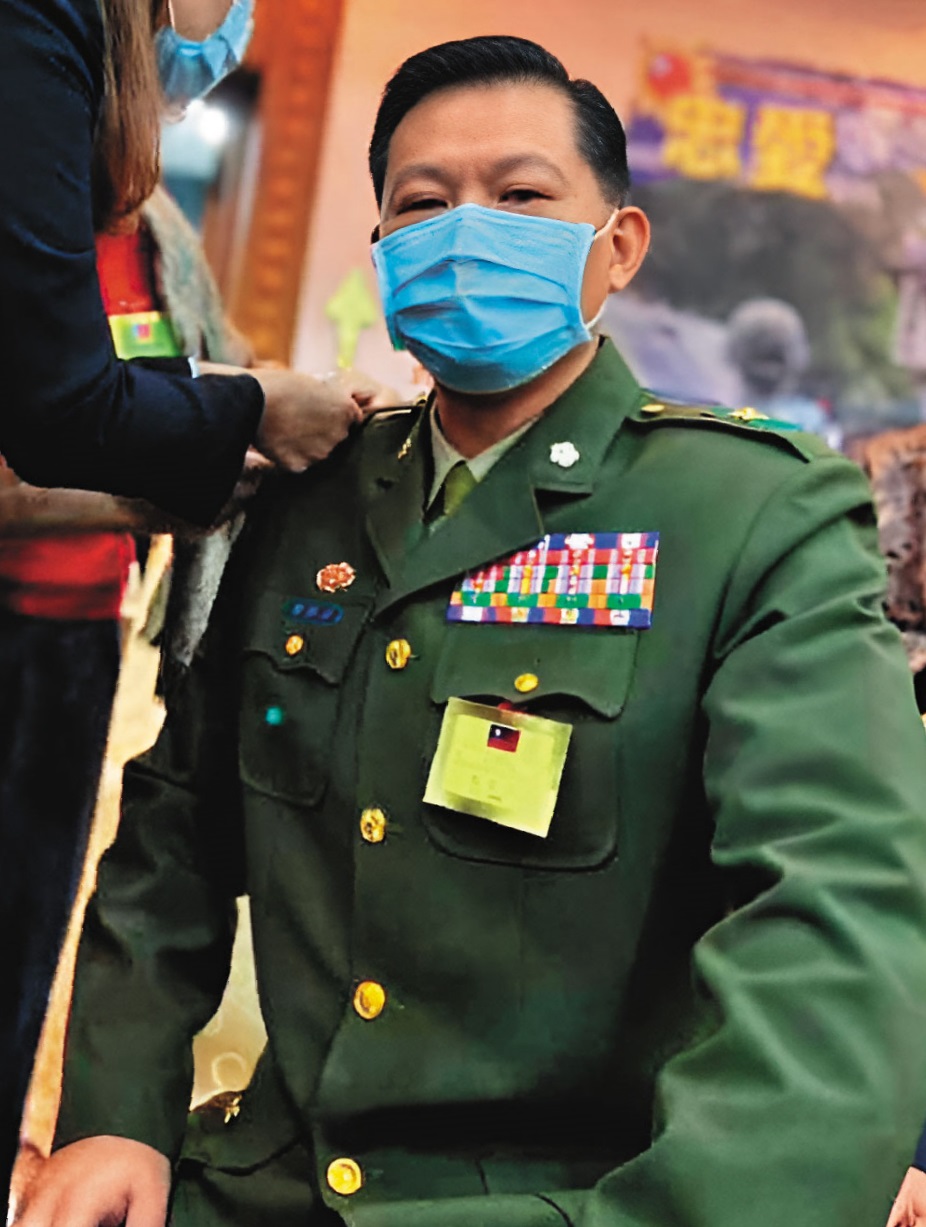 謝靜華曾任總統當選人賴清德「萬里警衛室」主任,爭議頻傳。(翻攝淡江戰略所臉書)