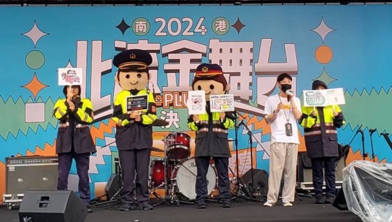 南港打詐隊蒞臨現場預防犯罪宣導。（南港分局提供）