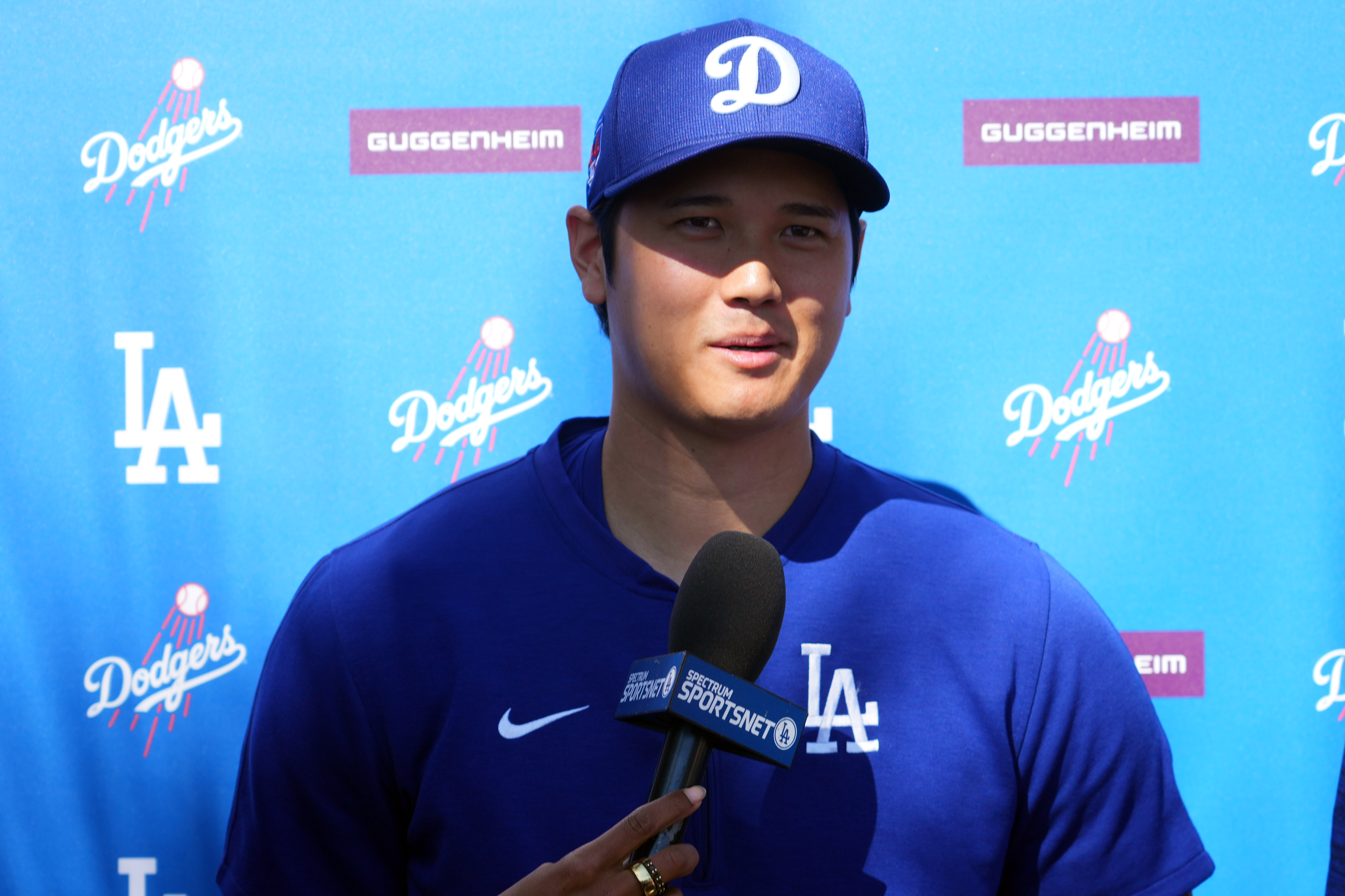 大谷翔平受訪時笑容滿面，強調妻子是一位「普通的日本女性」，兩人已經認識3到4年。（東方IC）