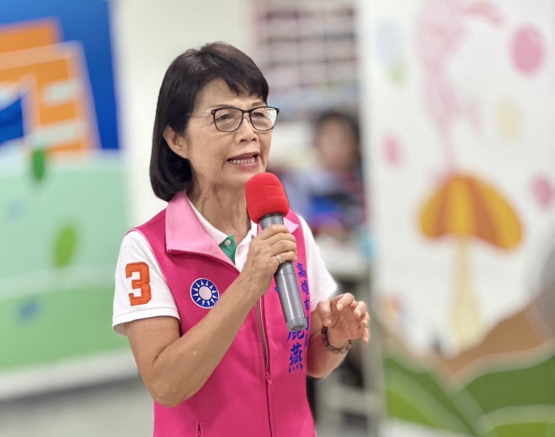 曾任高雄市議長的國民黨市議員曾麗燕涉詐助理費，二審仍重判12年。（翻攝自曾麗燕臉書）