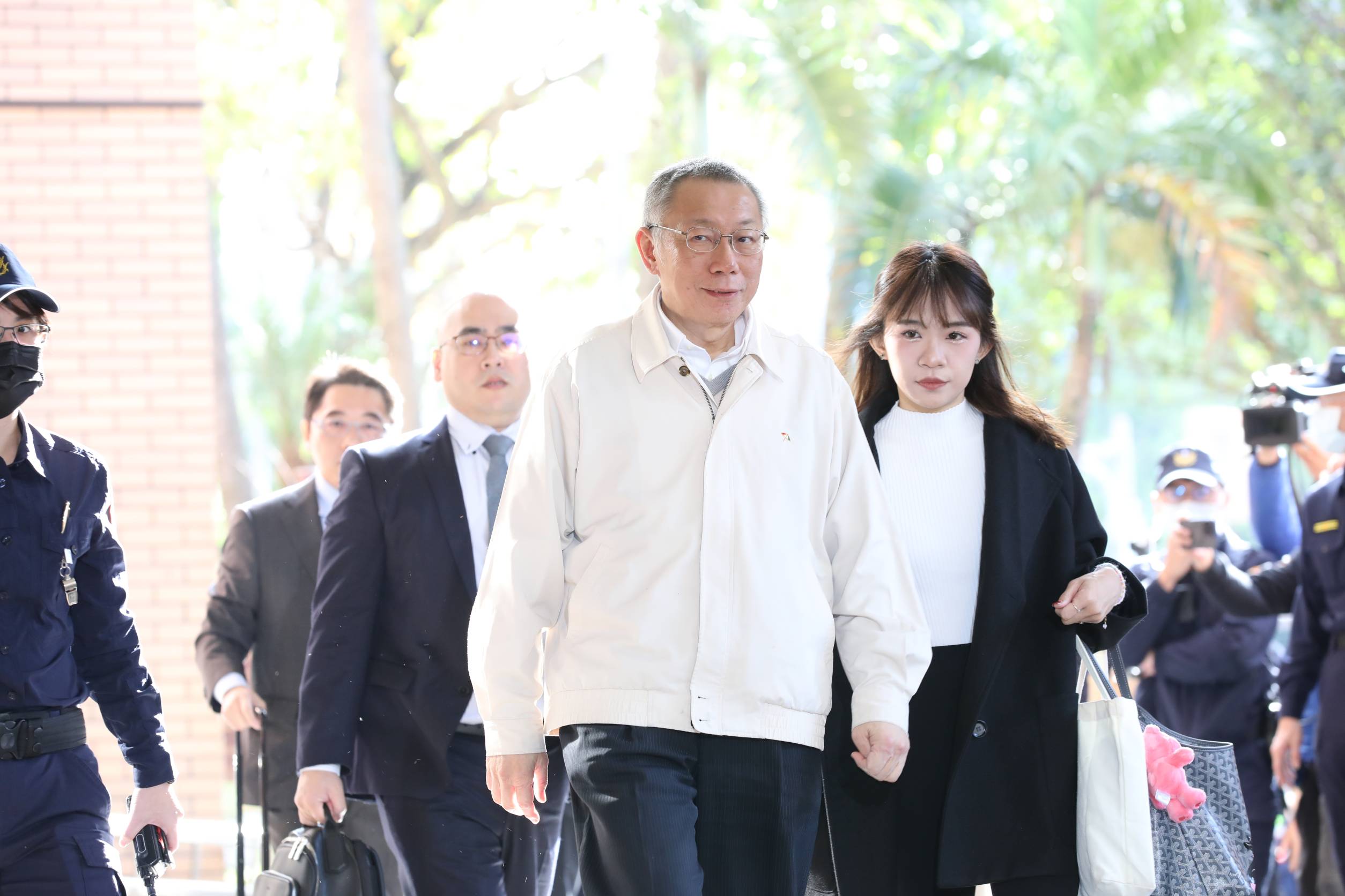 台北地院重裁民眾黨主席柯文哲改7,000萬元交保。