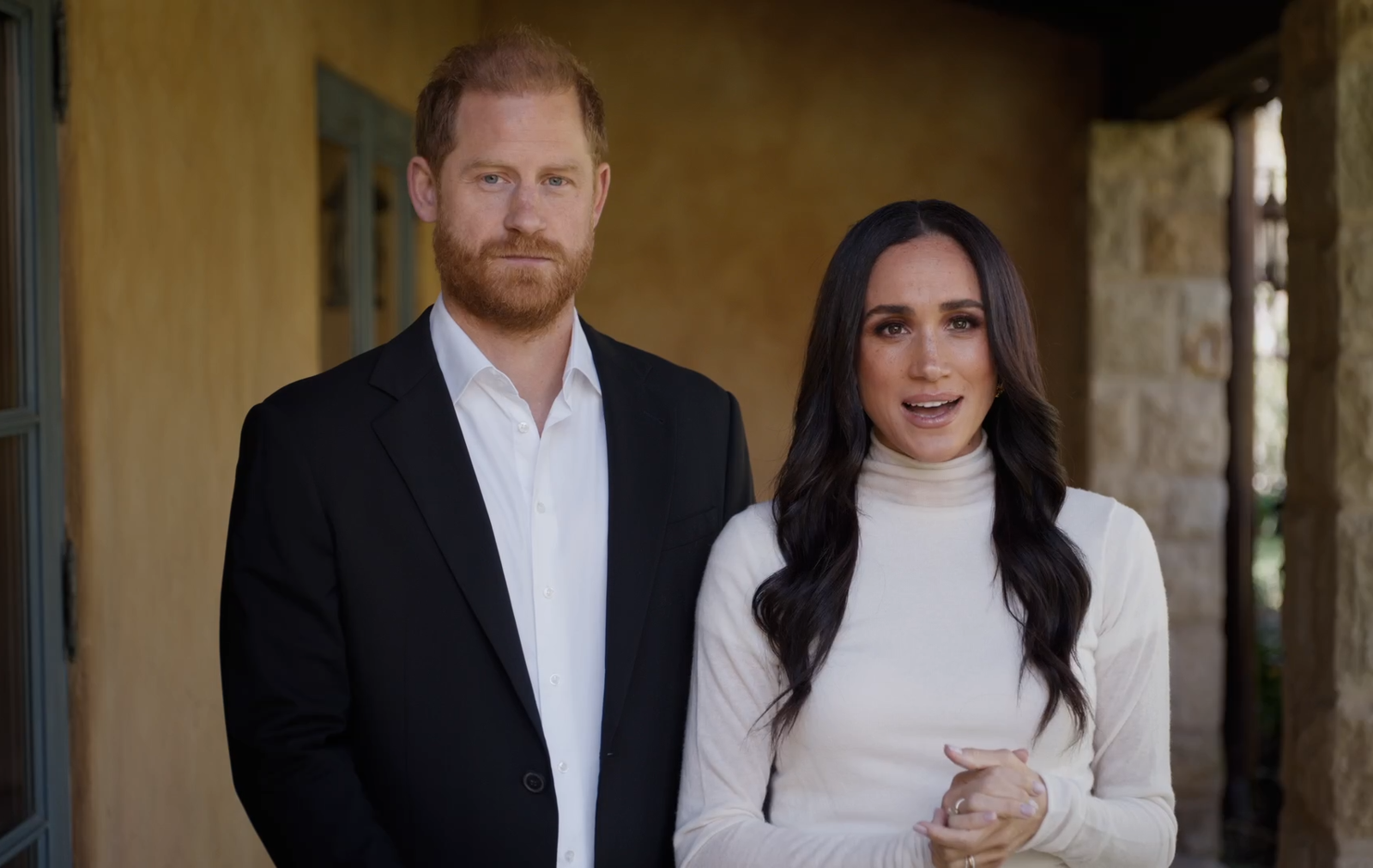 哈利王子和梅根脫離英國王室高級成員行列，轉眼間已過6年。（翻攝sussex.com）