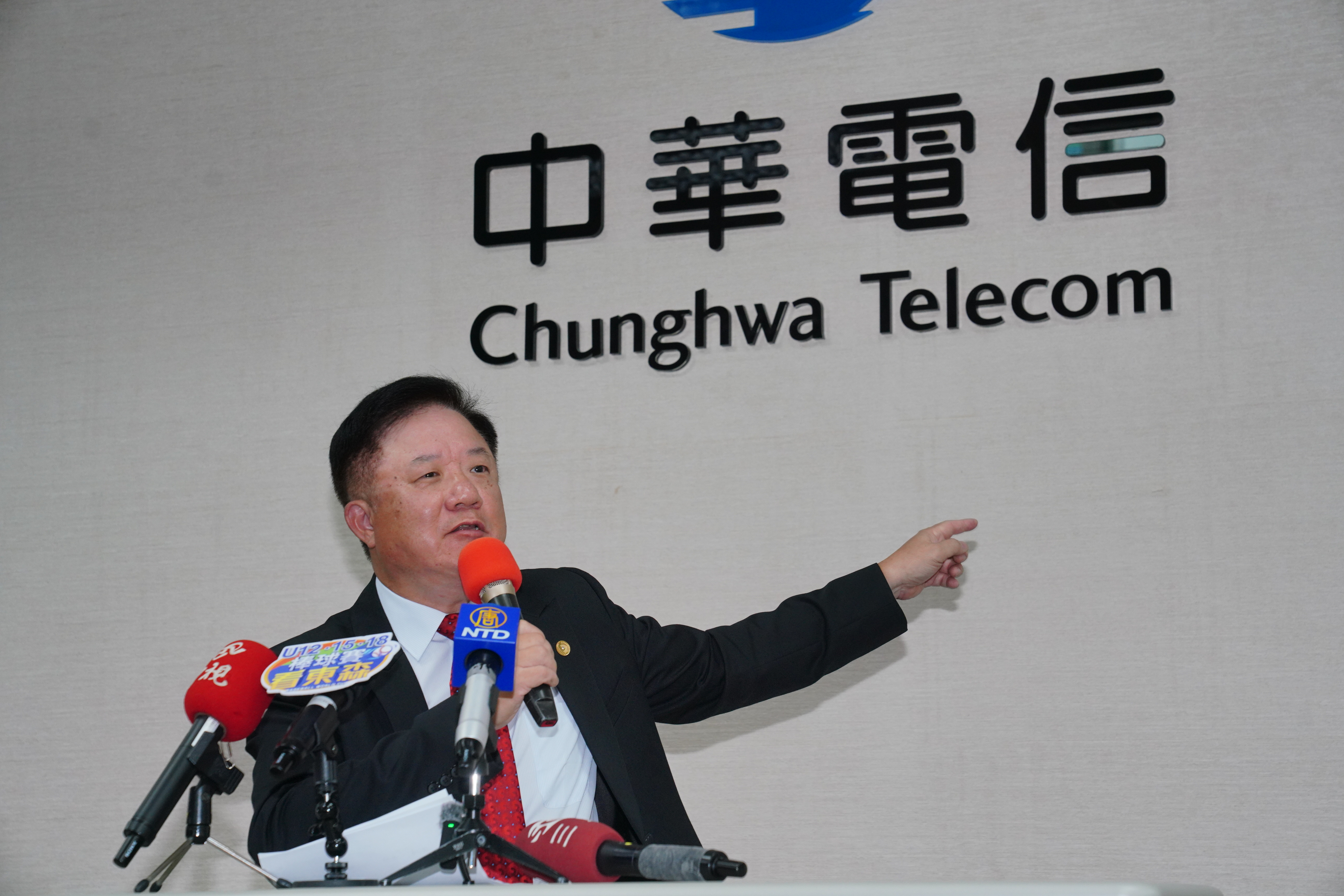 中華電信董事長簡志誠今日快速以6點回應立委質疑。