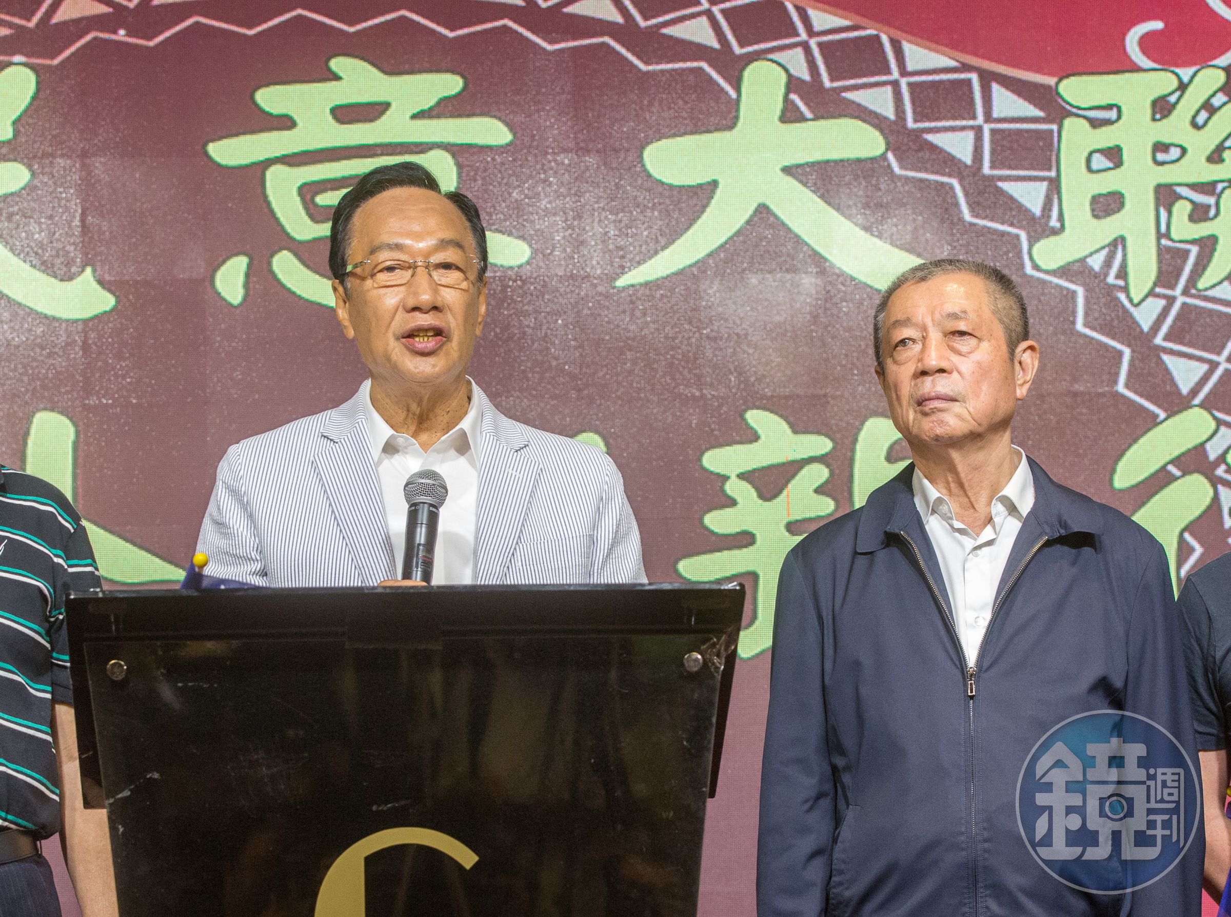 屏東議長周典論(右)地方政治實力雄厚,也讓專案小組辦案時格外謹慎。