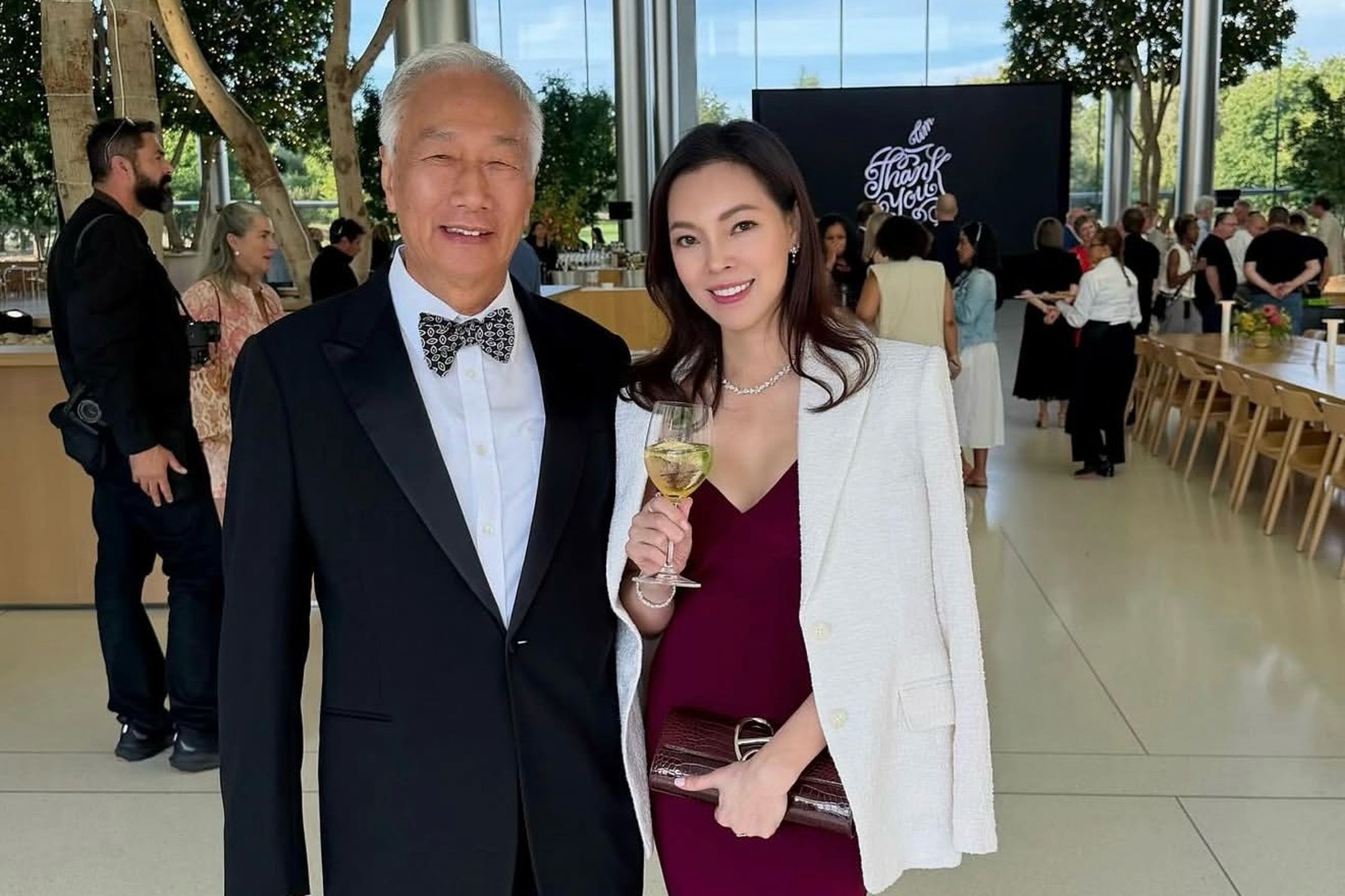 曾馨瑩曬出與郭台銘在美國的合照，夫妻倆久違公開同框。（翻攝網路）