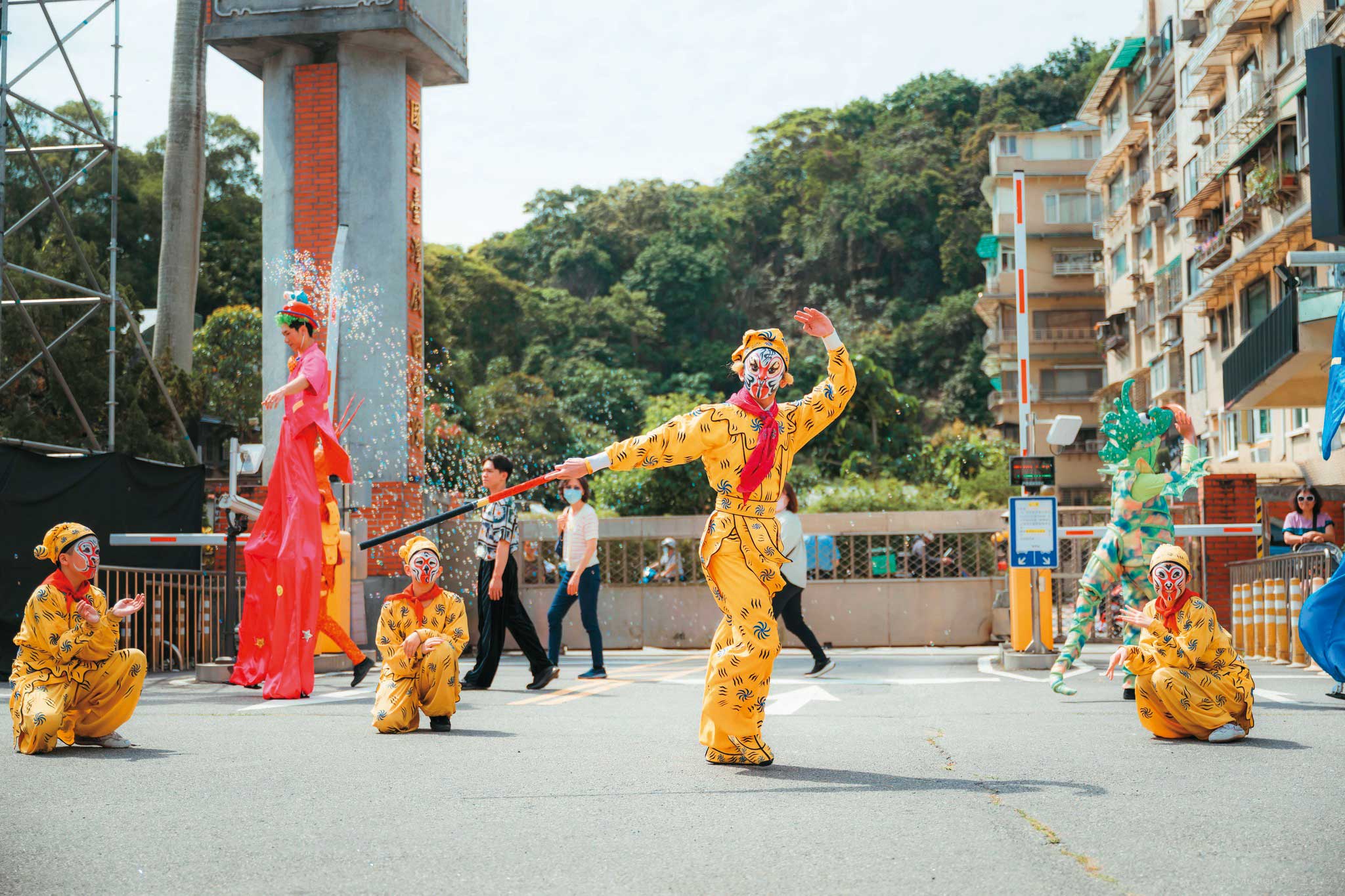 家長說,戲曲學院「重術科、輕學科」的問題嚴重。(翻攝台灣戲曲學院臉書)