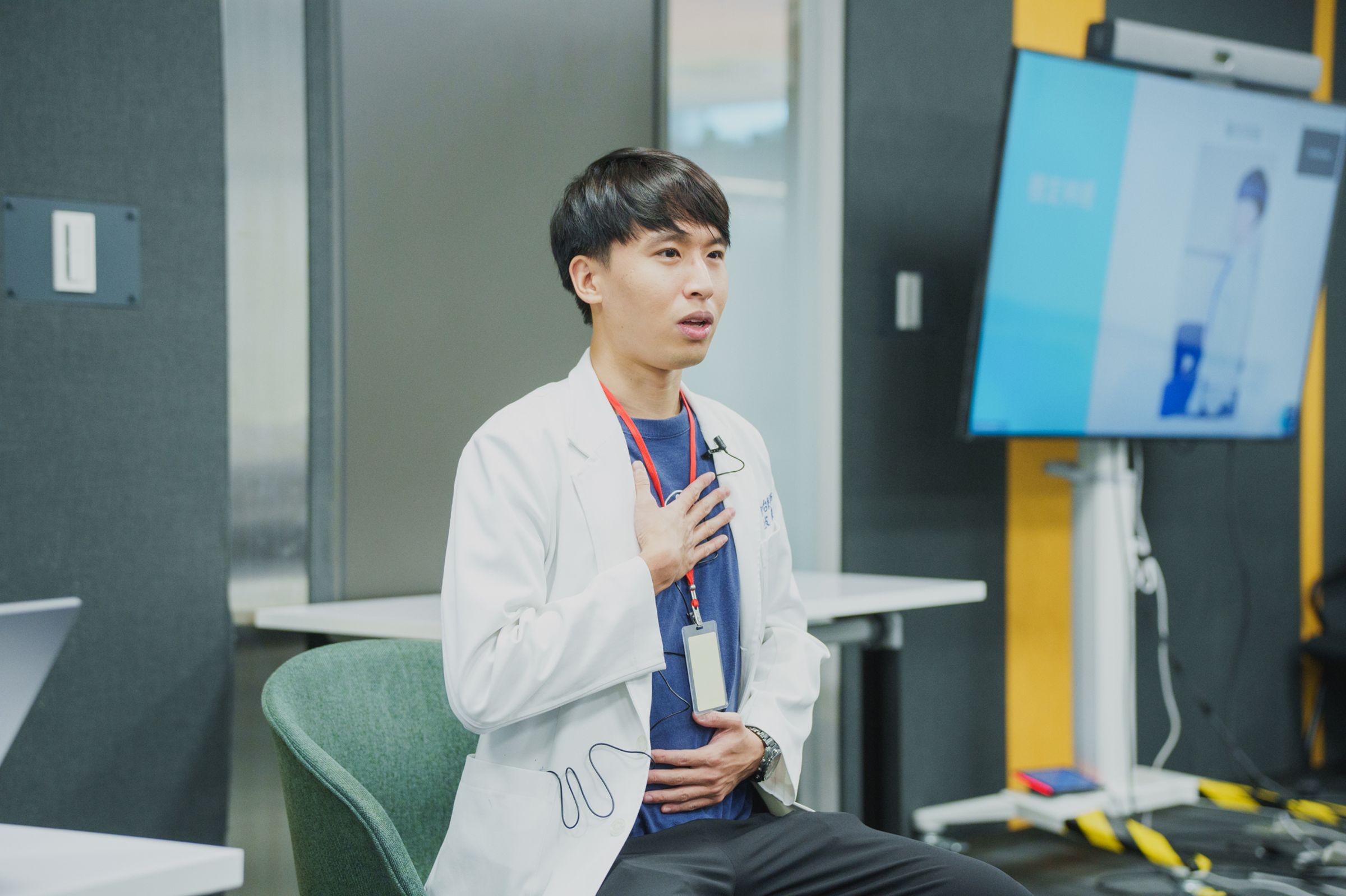 Coupang酷澎舉辦舒眠伸展課程,由專業物理治療師親自示範引導,協助同仁結合呼吸運動與伸展技巧,掌握日常身體放鬆技巧。