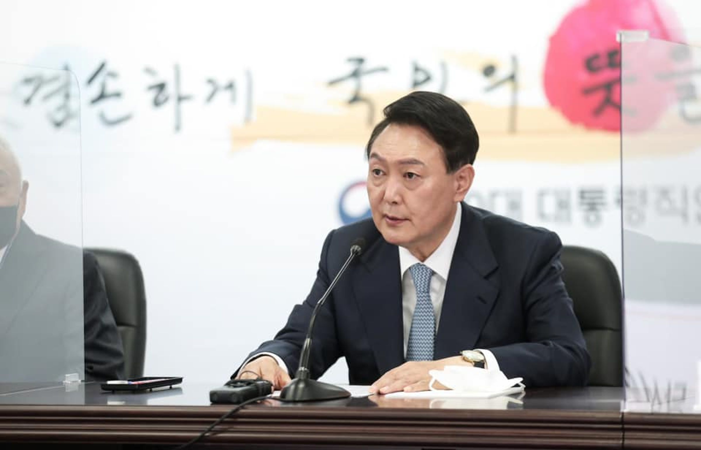 南韓前總統尹錫悅再度被捕。(翻攝自臉書윤석열 )