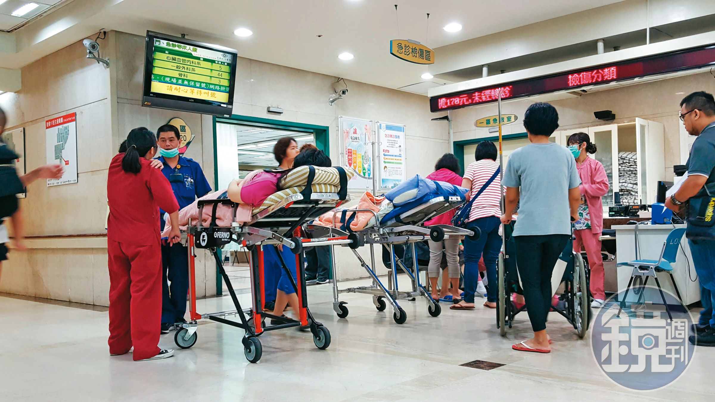 供需不平衡導致醫護人員離職率高、缺藥缺病床等現象，顯示全民健保亟需結構性改革。