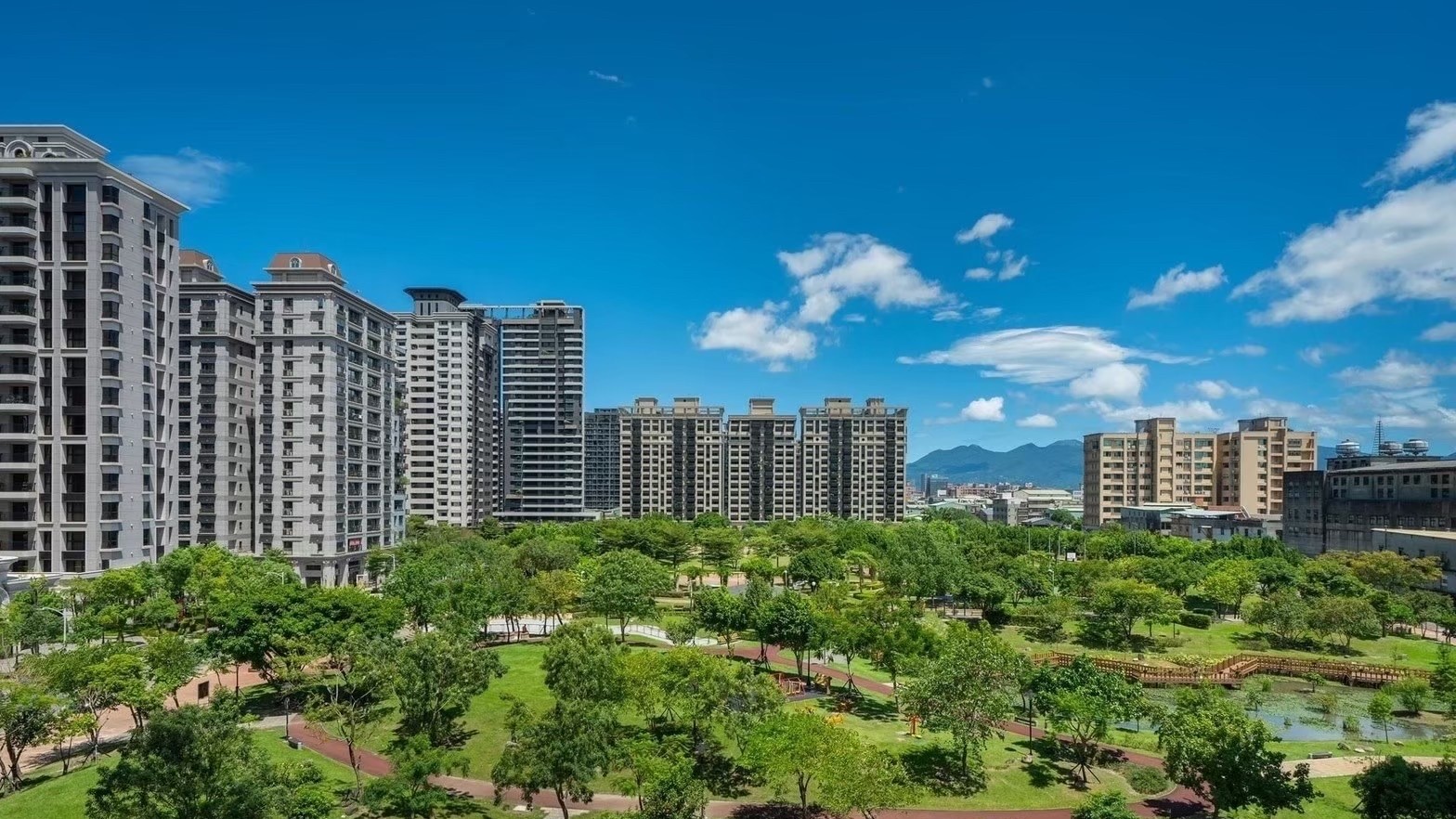 新莊副都心擁有多樣化產品，逐漸完備的生活機能加上相對親民的價格近年人口增加快速。（信義房屋提供）