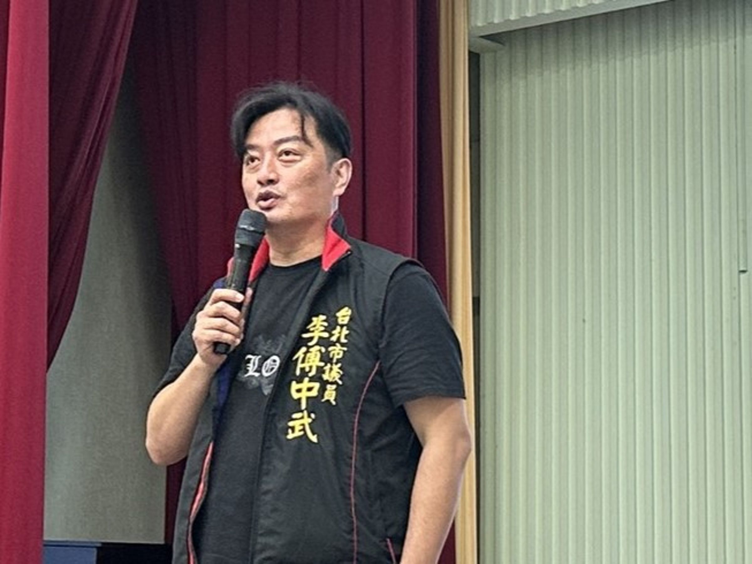 台北市議員李傅中武涉嫌詐領助理費,今日遭檢調搜索。(翻攝李傅中武臉書)