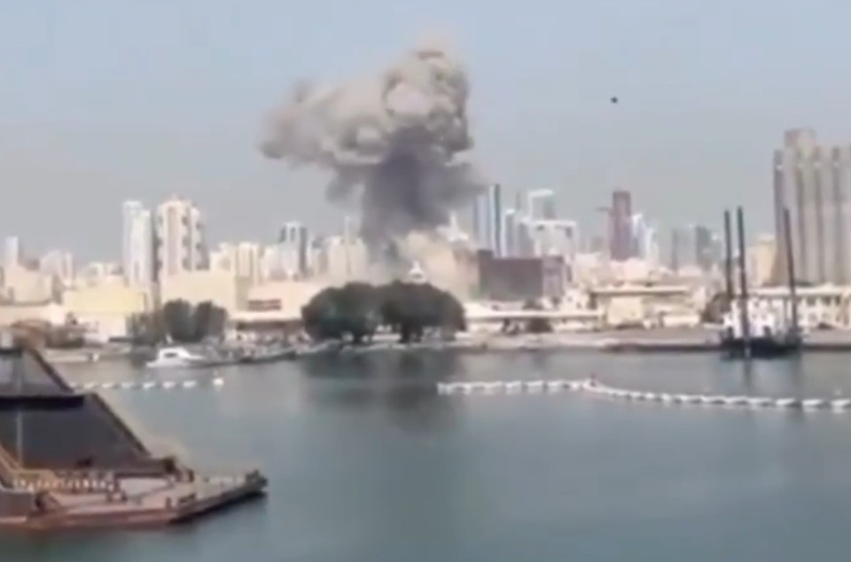 巴林美軍第五艦隊基地遭飛彈攻擊。（翻攝X）