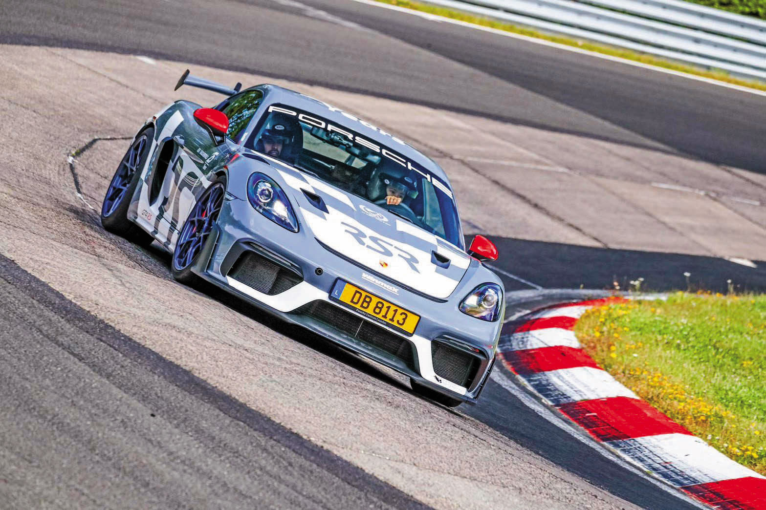 高易誼今年飛赴德國，挑戰有「綠色地獄」封號的紐柏林賽道。（尚騰汽車提供）