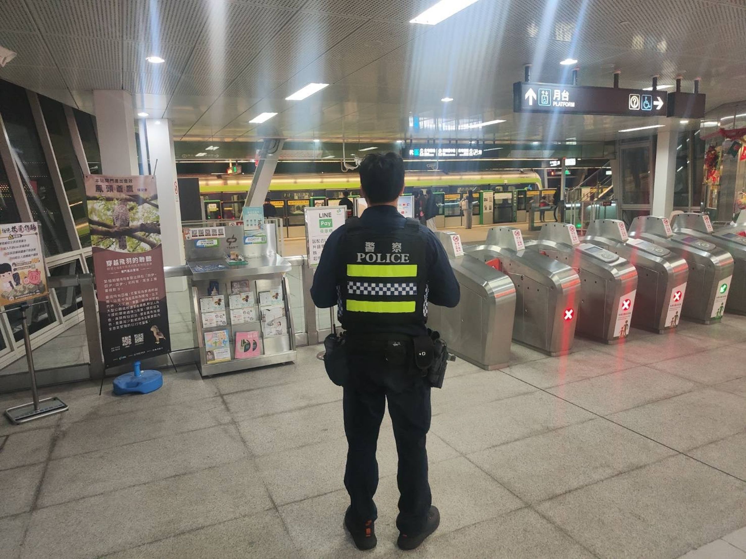 台中警方除了加強警力部署、監控設備等，今日也宣布跨年當日禁止攜帶「十大危險物品」，全力維護民眾安全。（翻攝自臉書@台中市政府警察局第六分局）