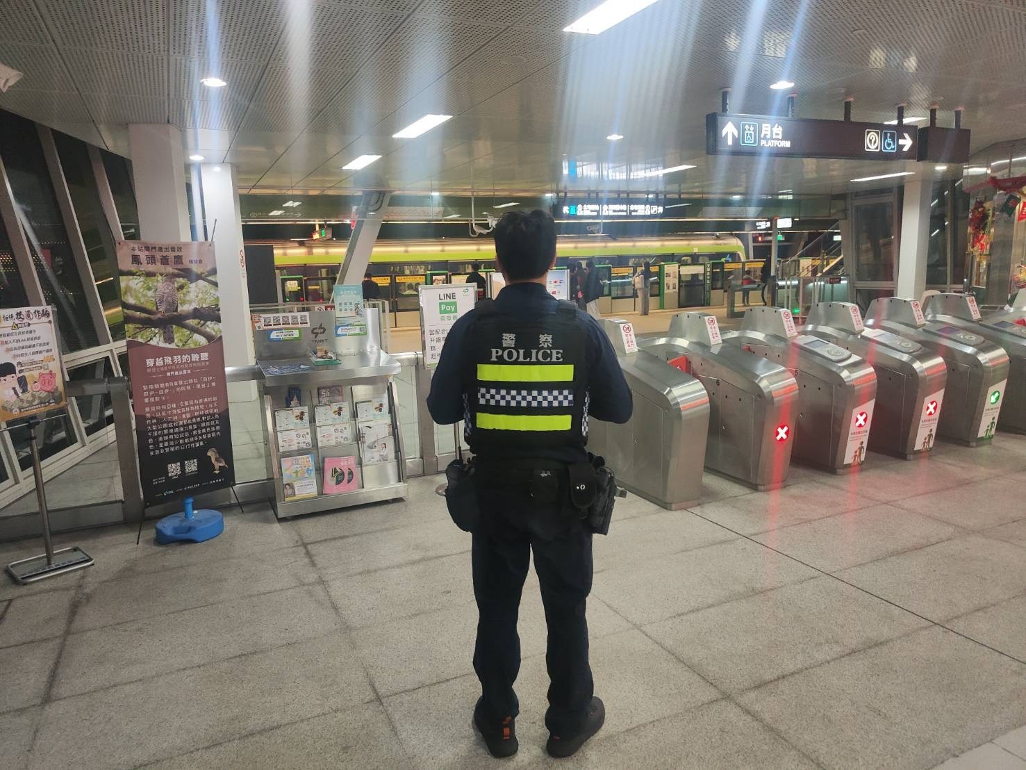 台中警方除了加強警力部署、監控設備等，今日也宣布跨年當日禁止攜帶「十大危險物品」，全力維護民眾安全。（翻攝自臉書@台中市政府警察局第六分局）