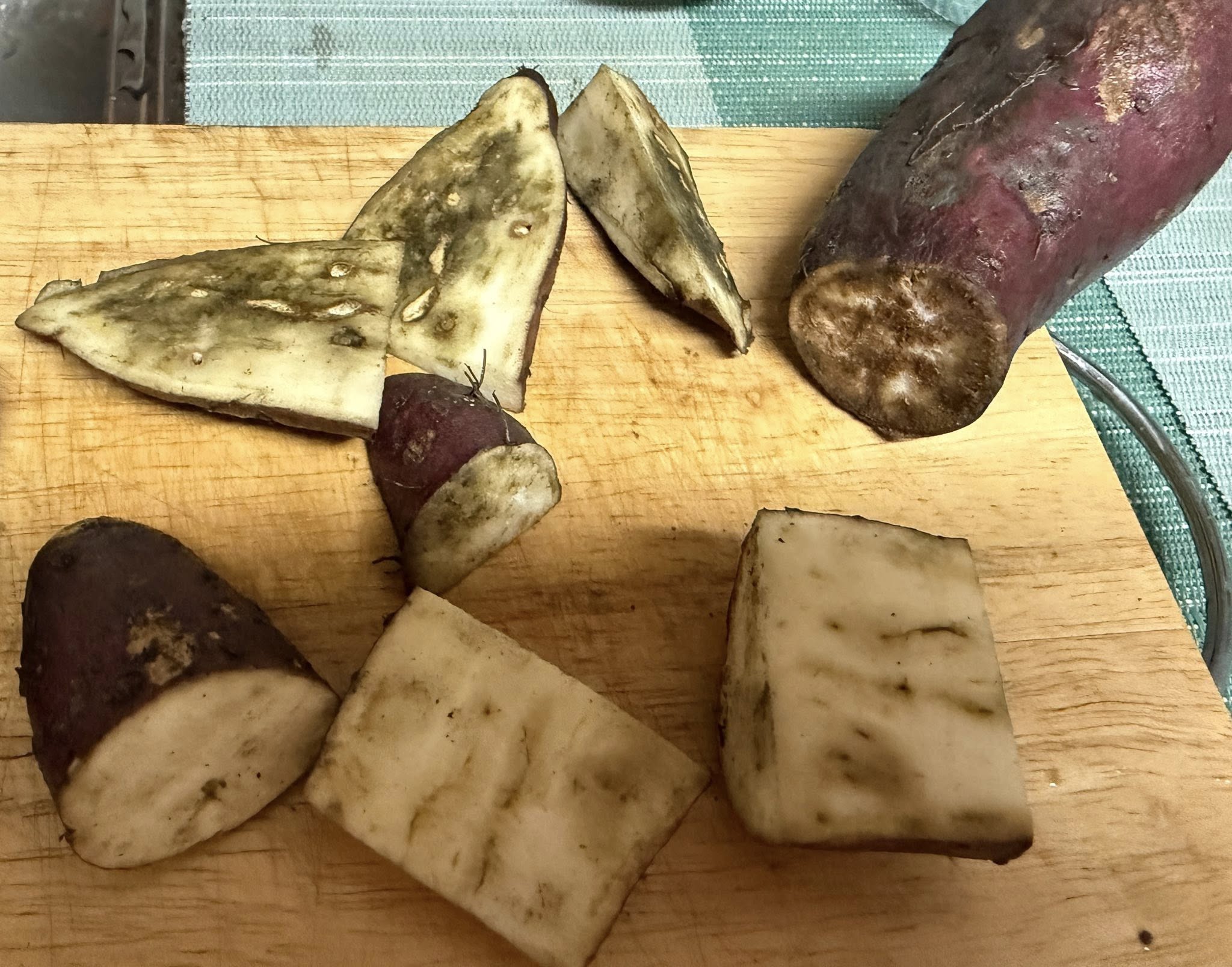 高嘉瑜買到爛地瓜。（翻攝自高嘉瑜粉絲專頁）