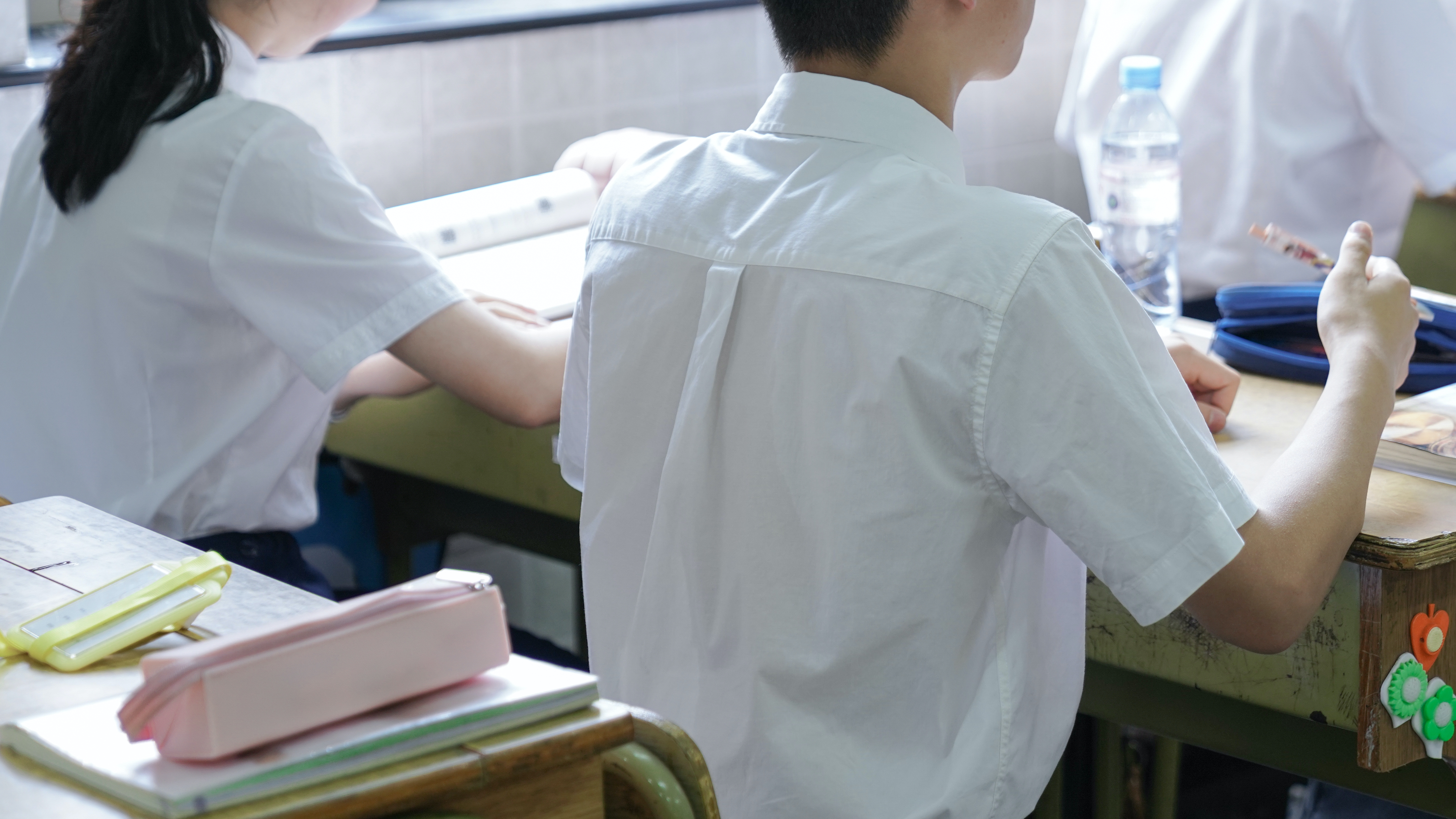 新北市一名遭同學割頸身亡的國三生，今日遺體運回學校進行招魂儀式。示意圖，非當事人、校。（東方IC）