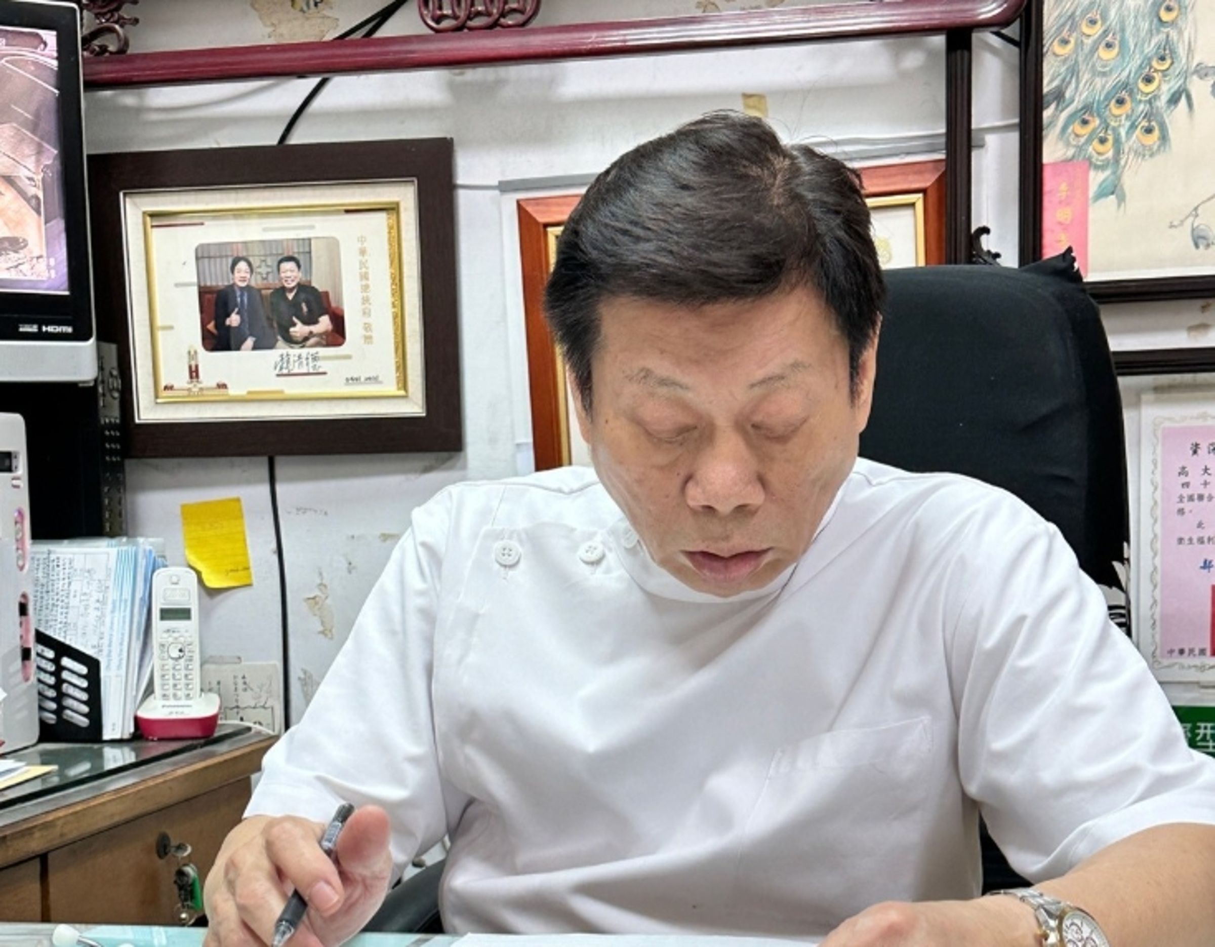 新莊水溝驚見箱屍「沒明顯外傷」，高大成分析「可能動機」。（翻攝自高大成臉書）