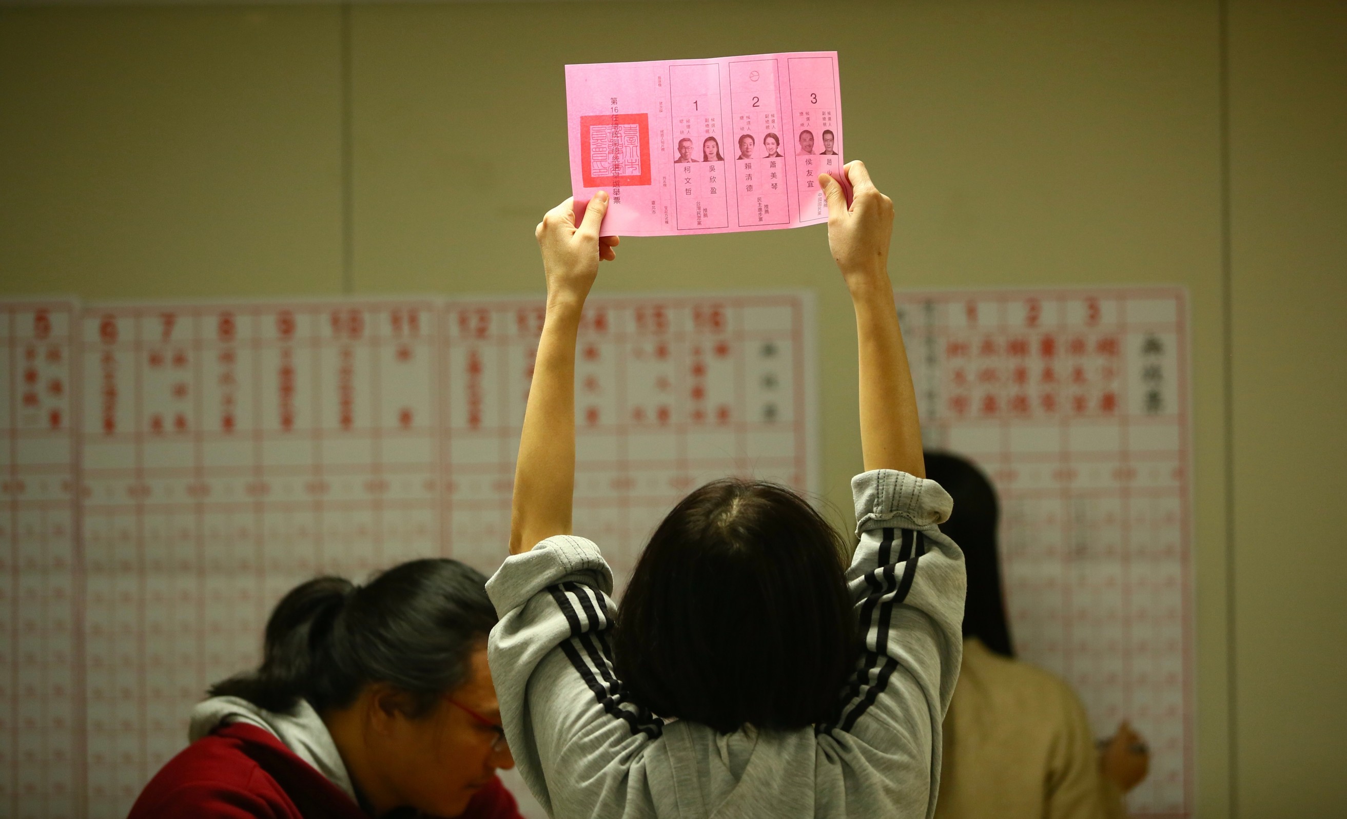 大選落幕後，輿論、網路甚至網紅有關作票的傳言不斷。