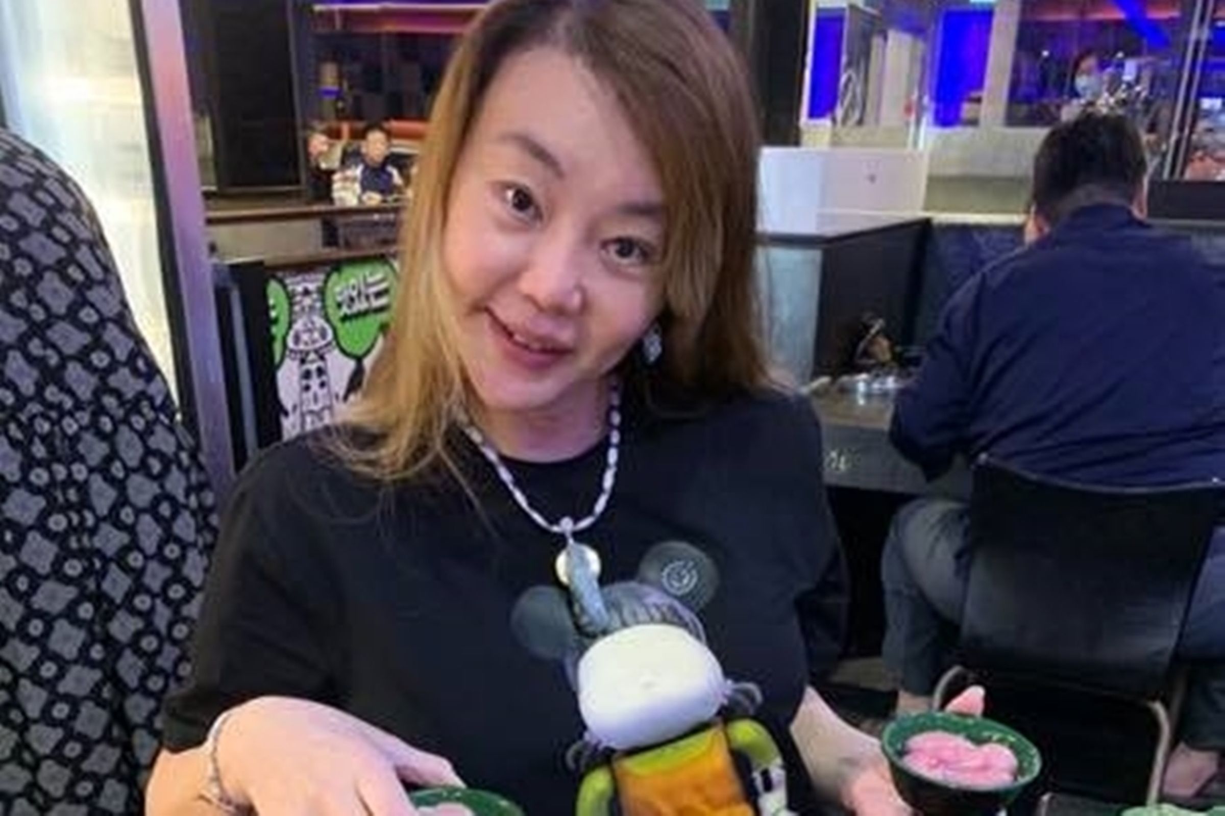 法拉利姐靠直播粉絲抖內維持生計。(翻攝自法拉利姐臉書)