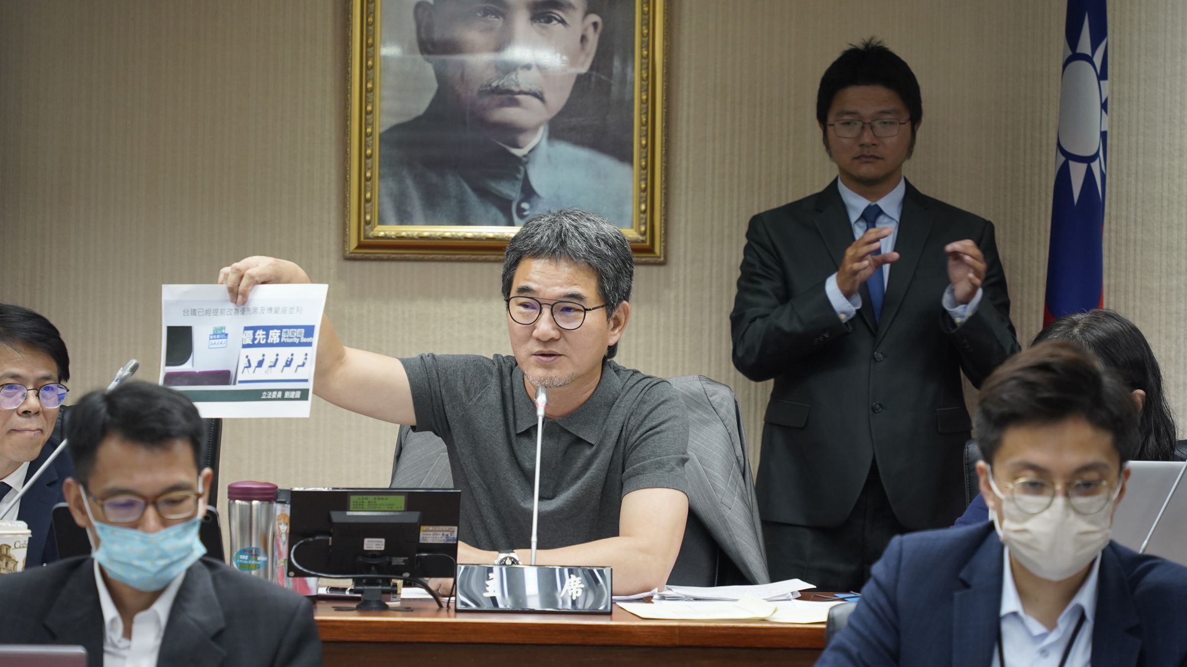 立委劉建國排案修法博愛座改名「優先席」。（劉建國辦公室提供）